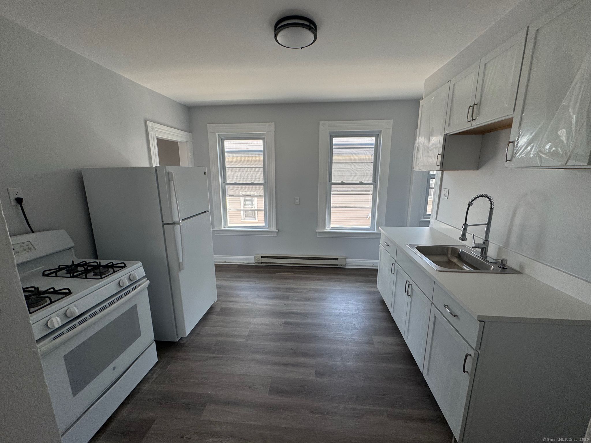 115 Fox Street 2nd Floor