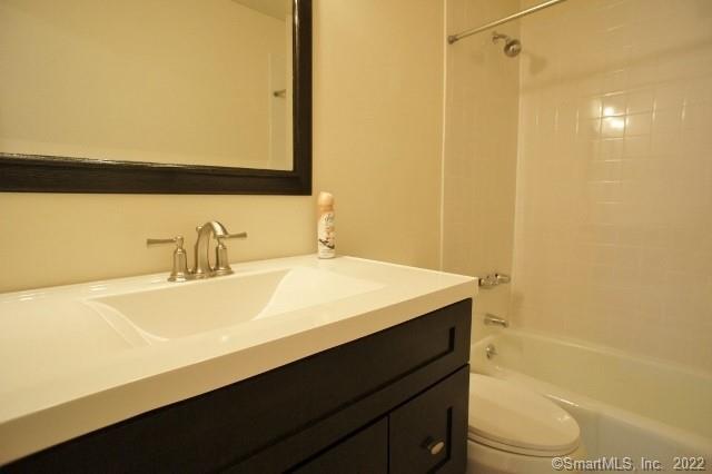 16 Glenwood Avenue 9