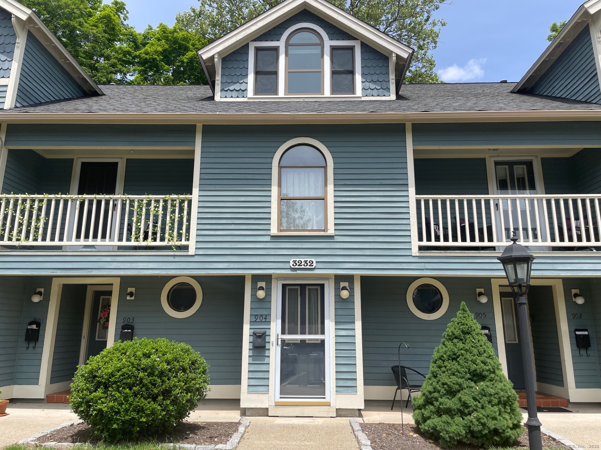 3208 Whitney Avenue 9D