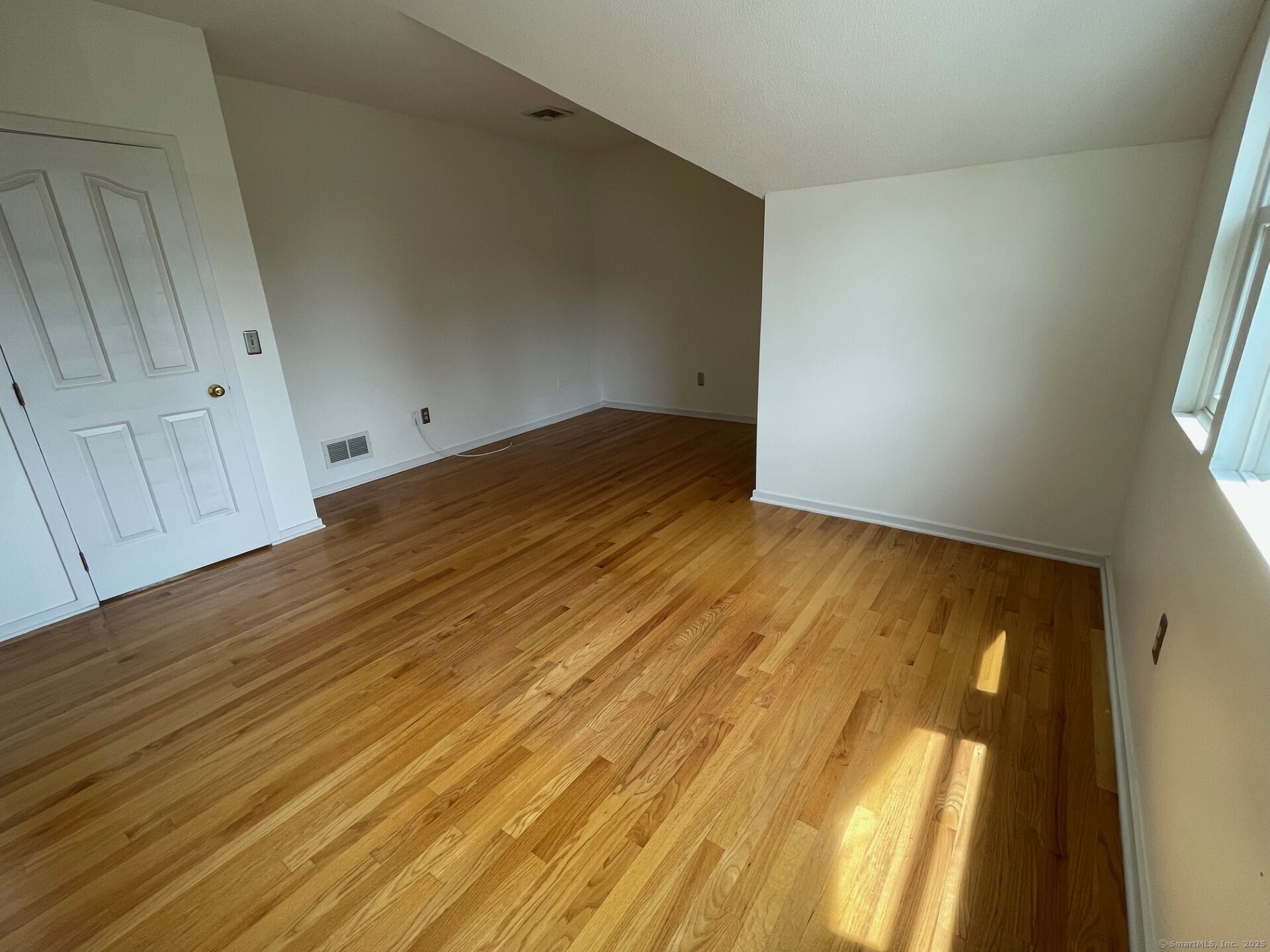 3208 Whitney Avenue 9D