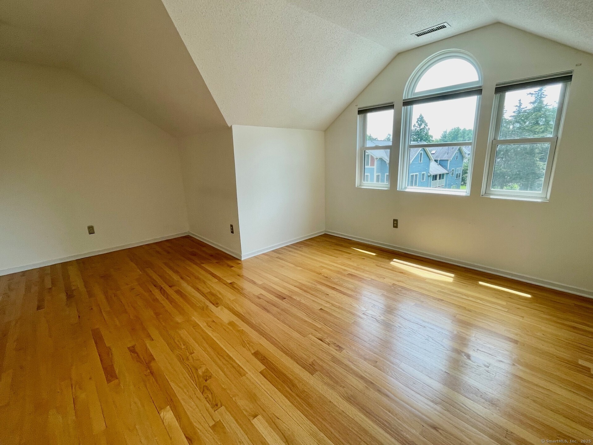 3208 Whitney Avenue 9D