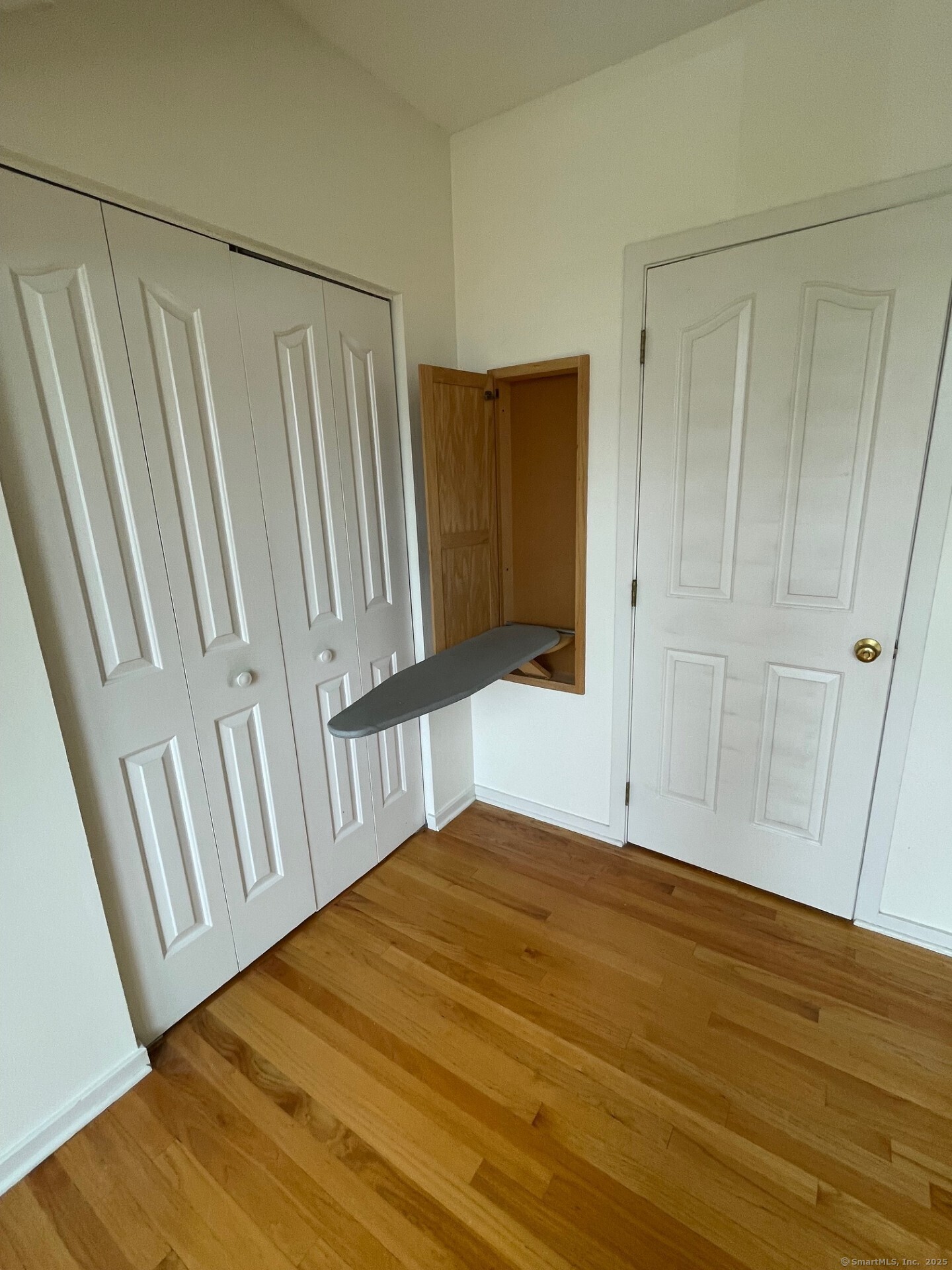 3208 Whitney Avenue 9D