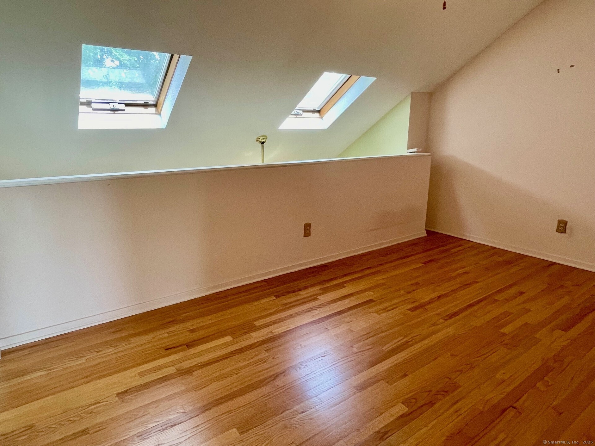 3208 Whitney Avenue 9D