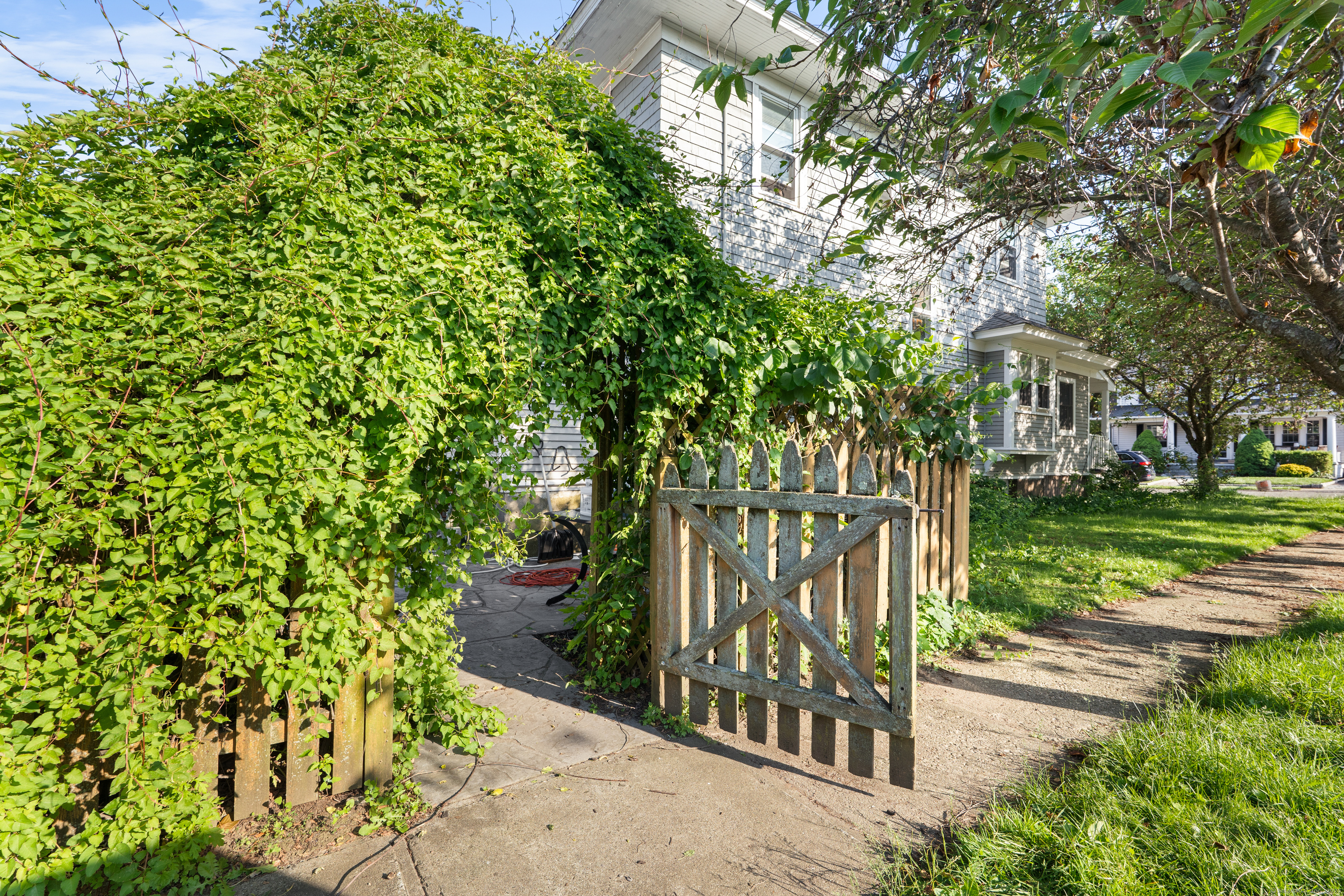 83 Minor Avenue