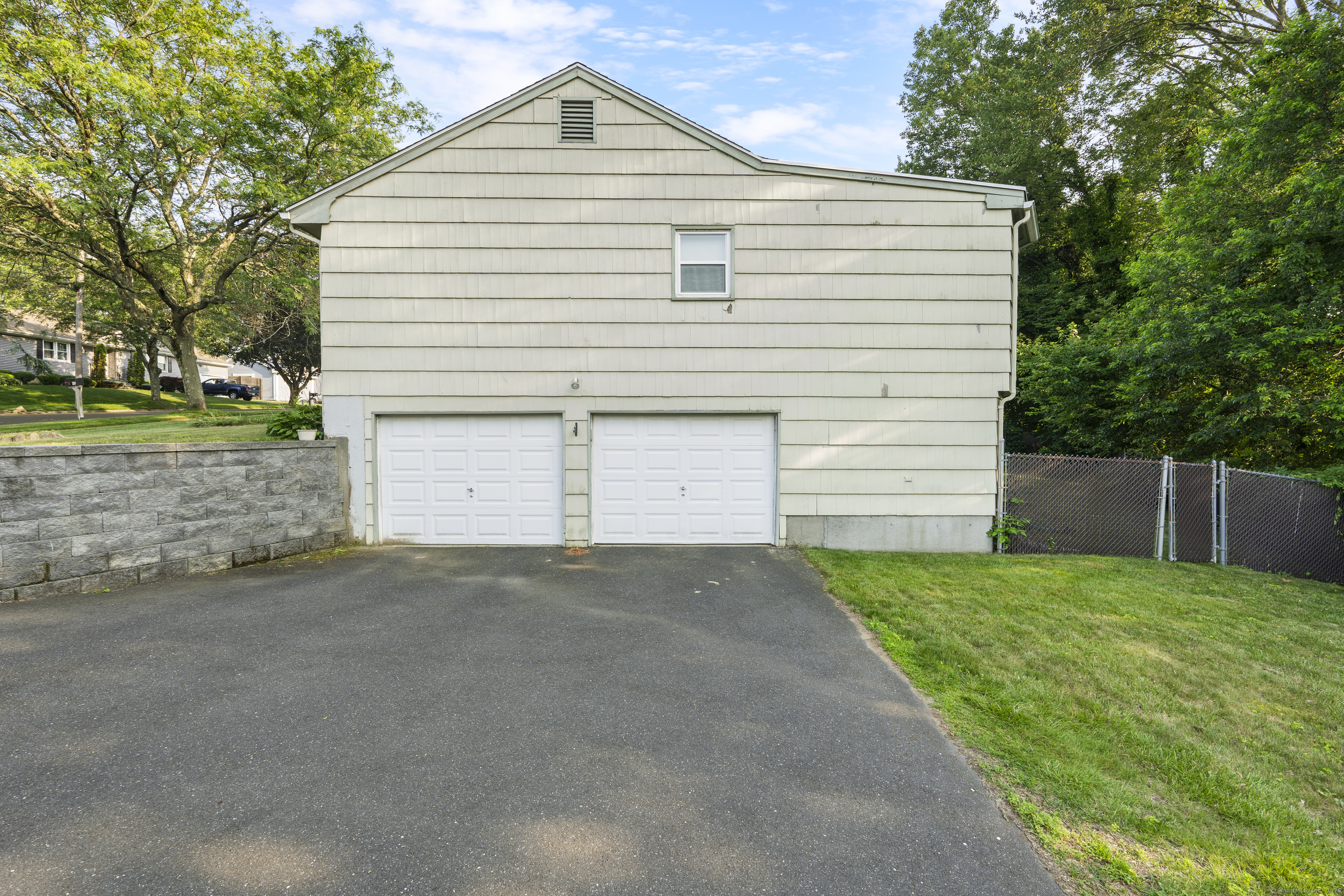 445 Emerald Place