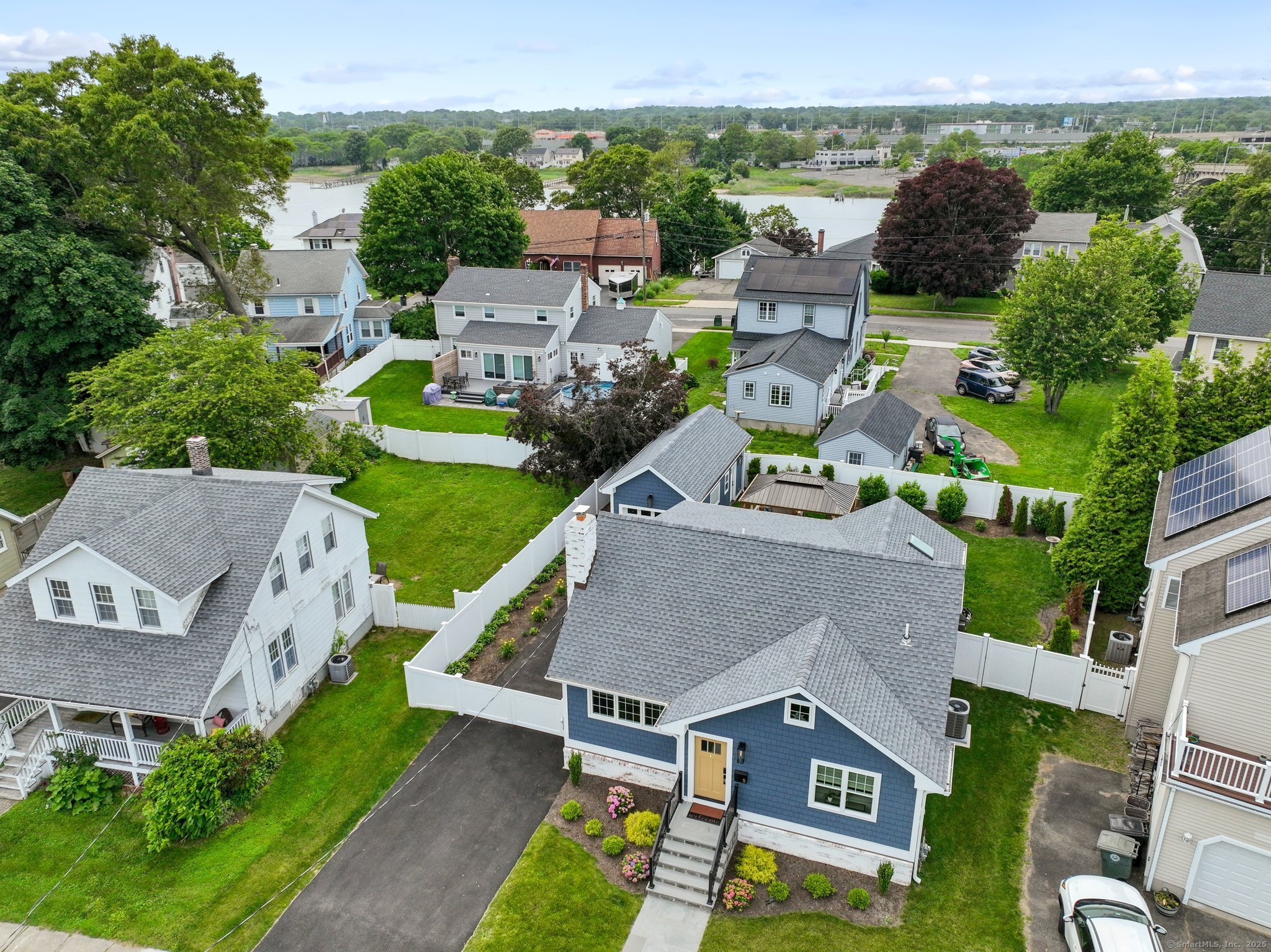 5 Crescent Drive