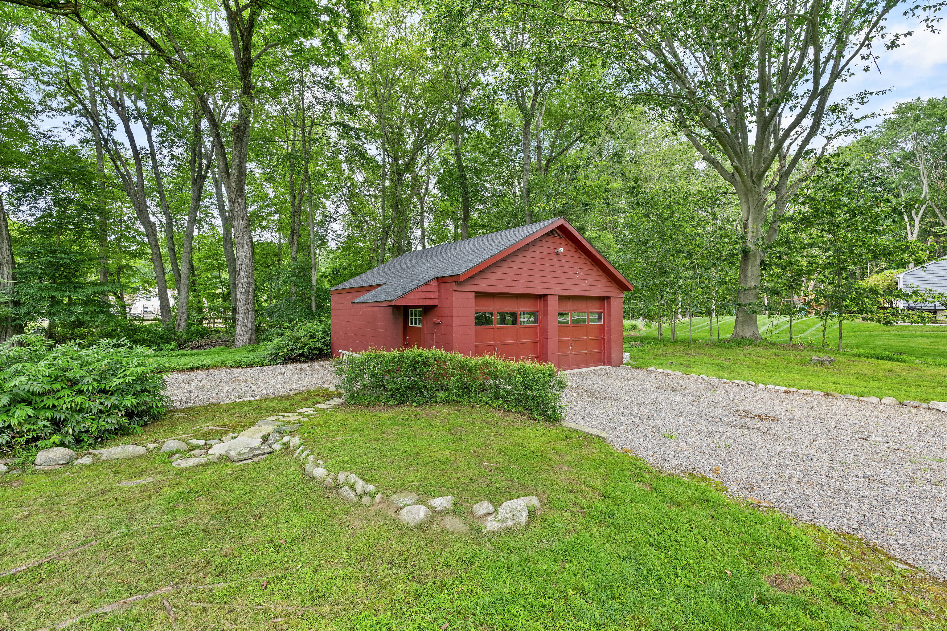 1180 Merwins Lane
