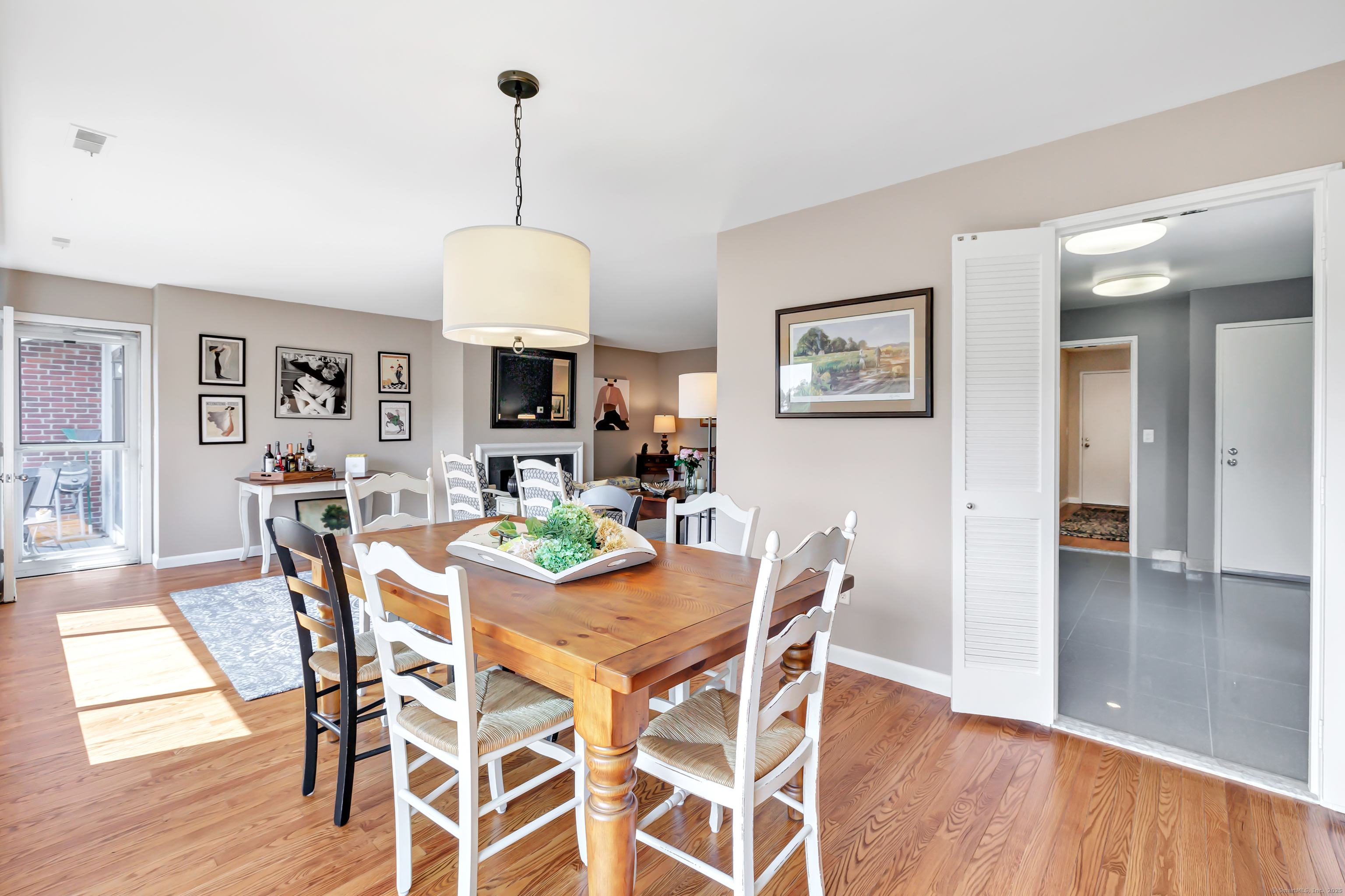 6 Hills Lane 6