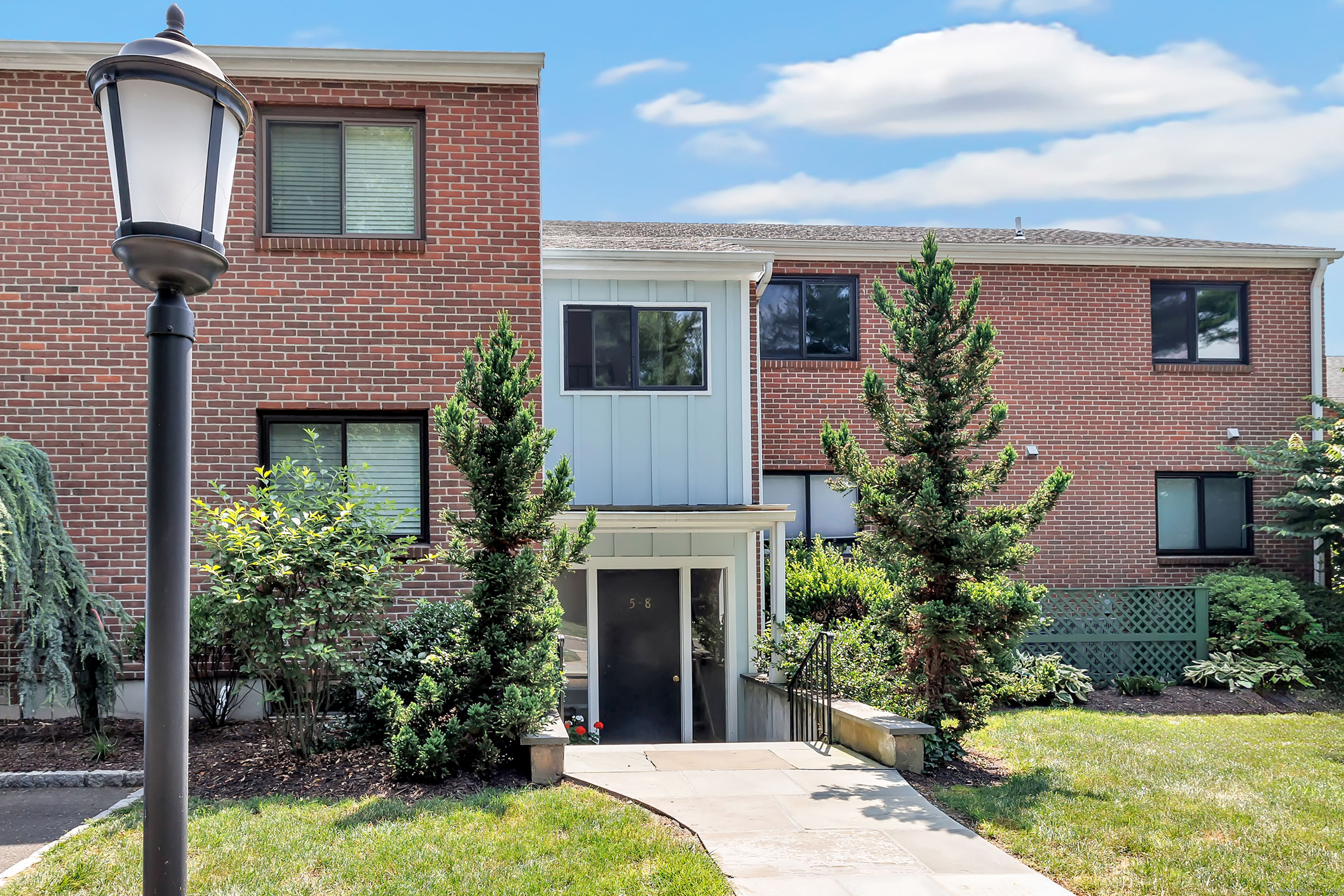 6 Hills Lane 6