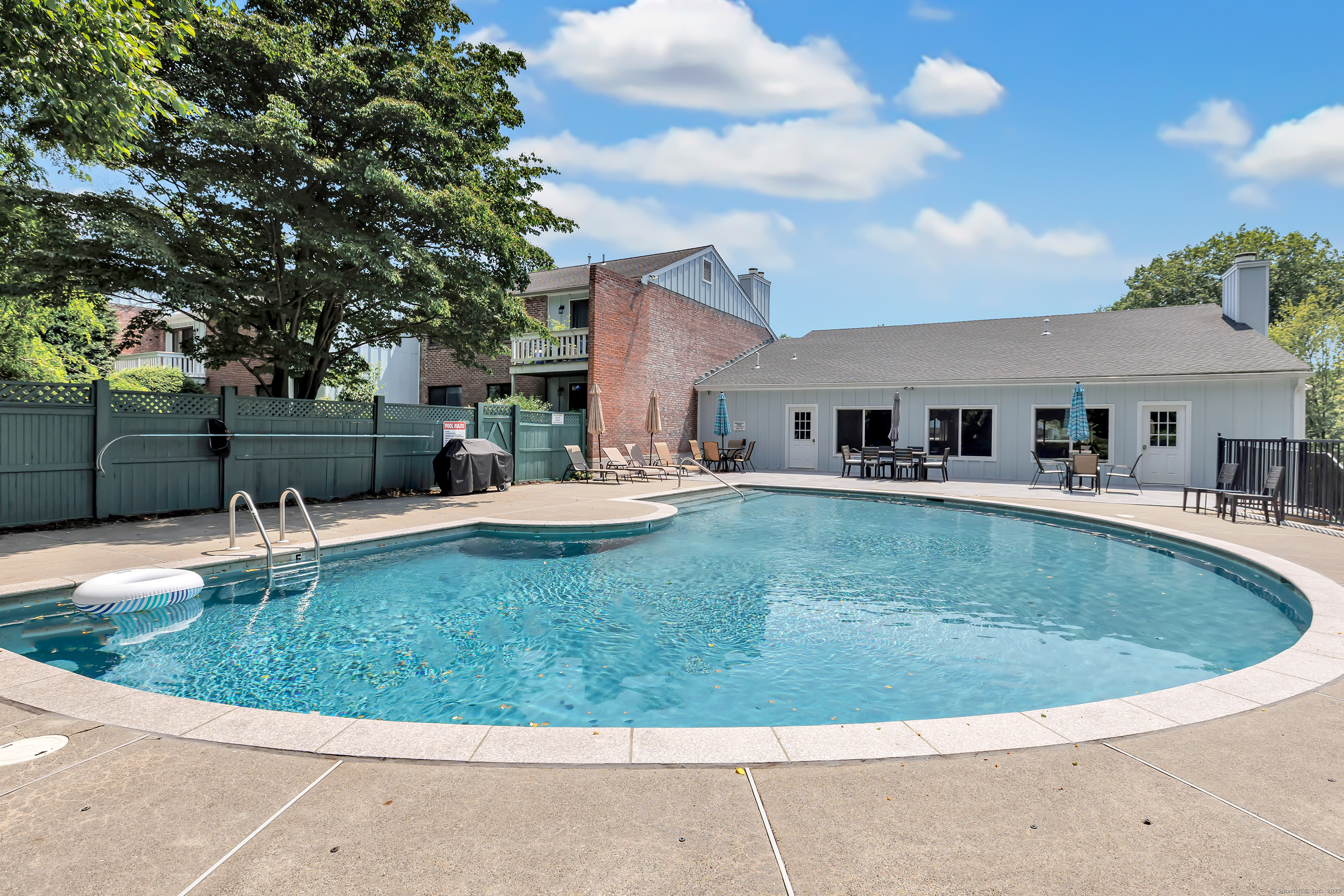 6 Hills Lane 6