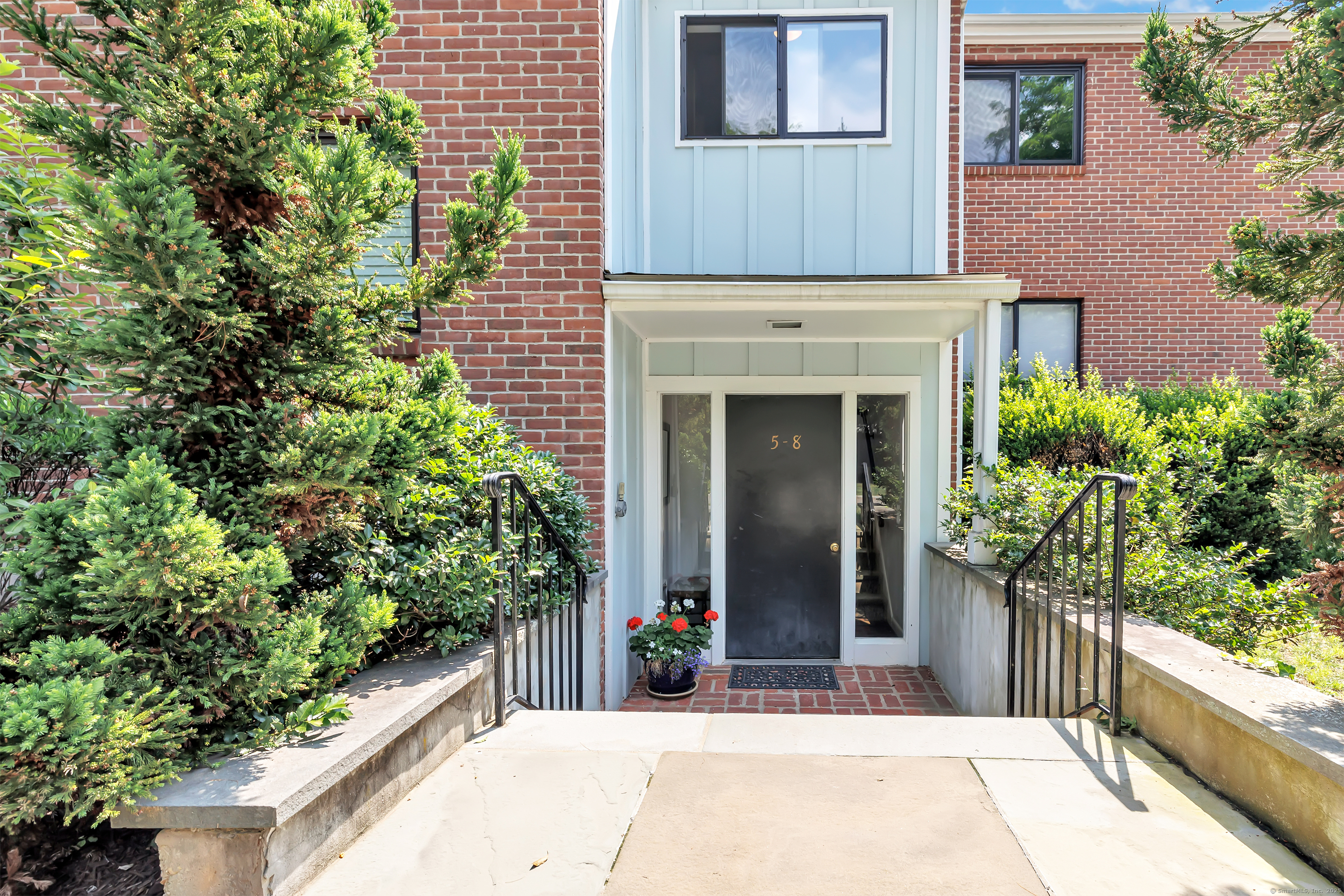 6 Hills Lane 6
