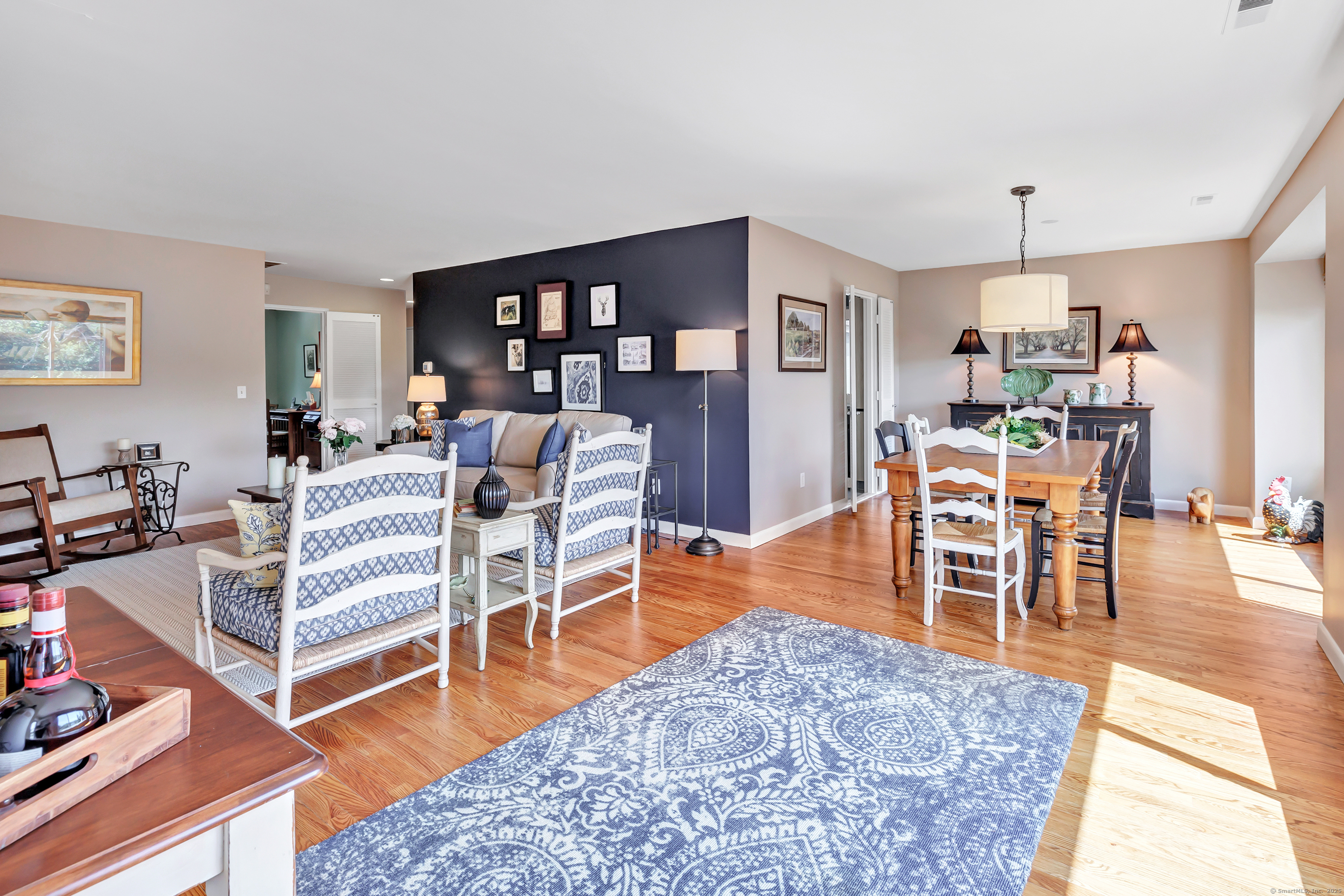 6 Hills Lane 6