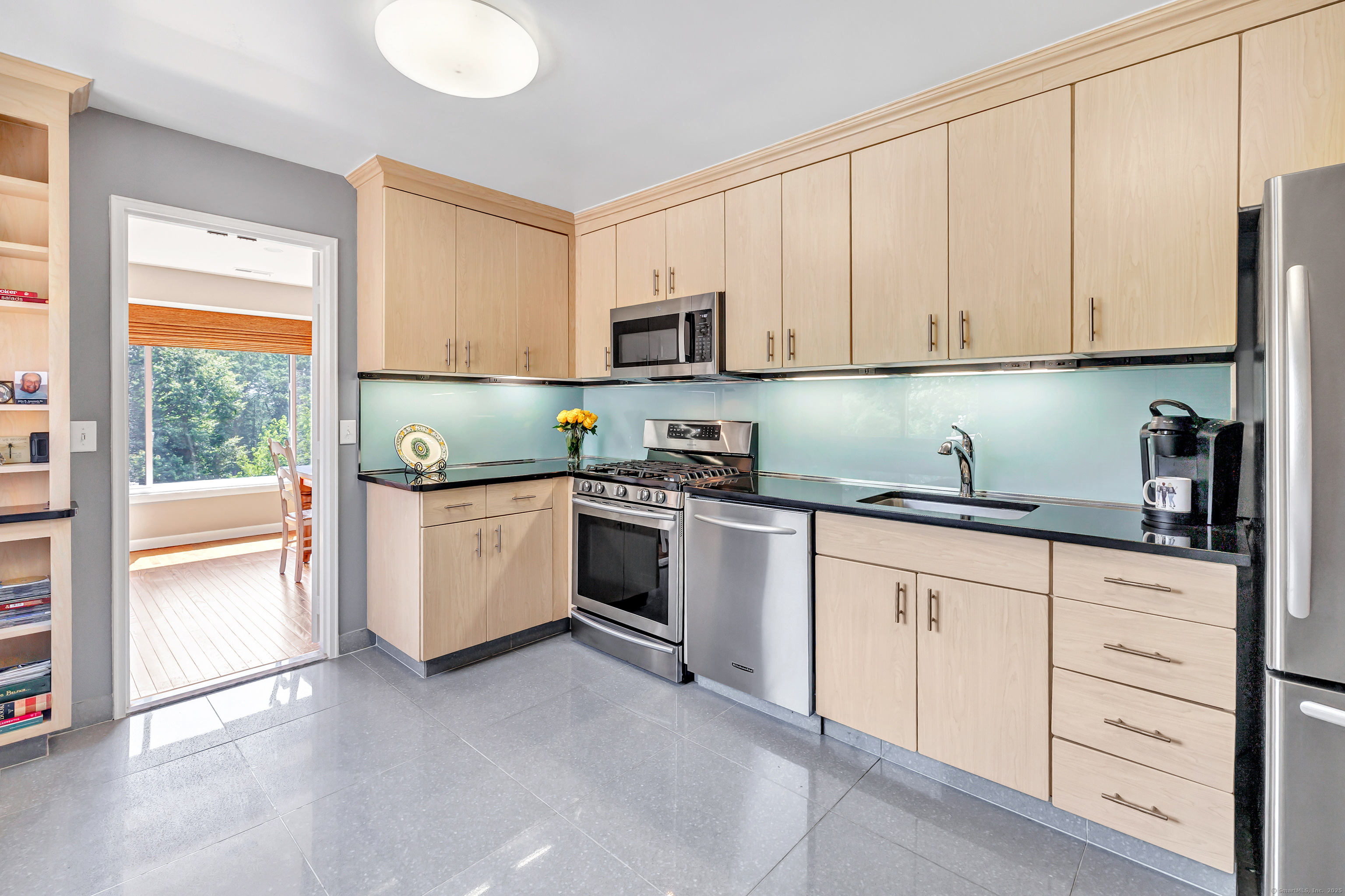 6 Hills Lane 6