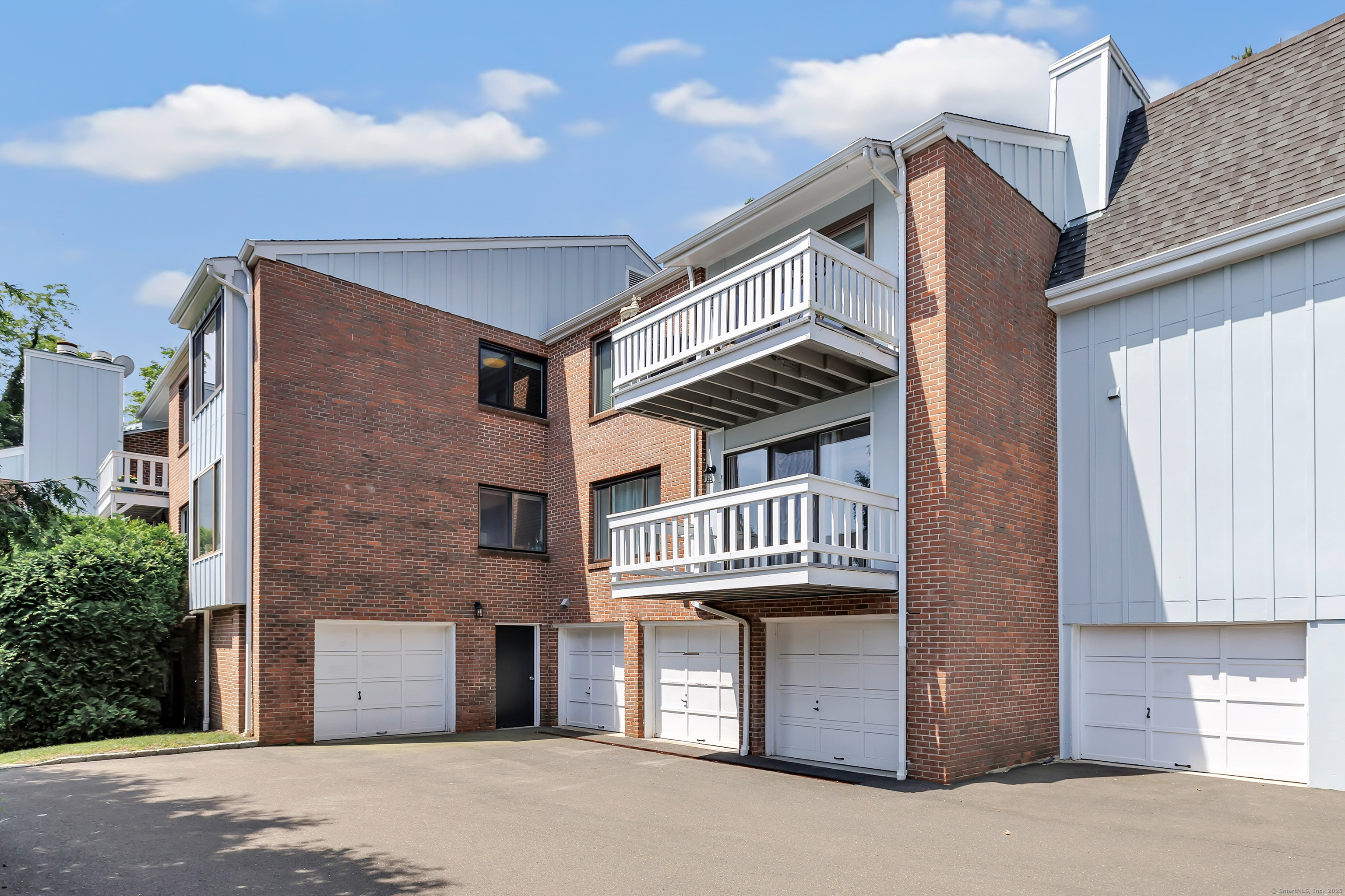 6 Hills Lane 6