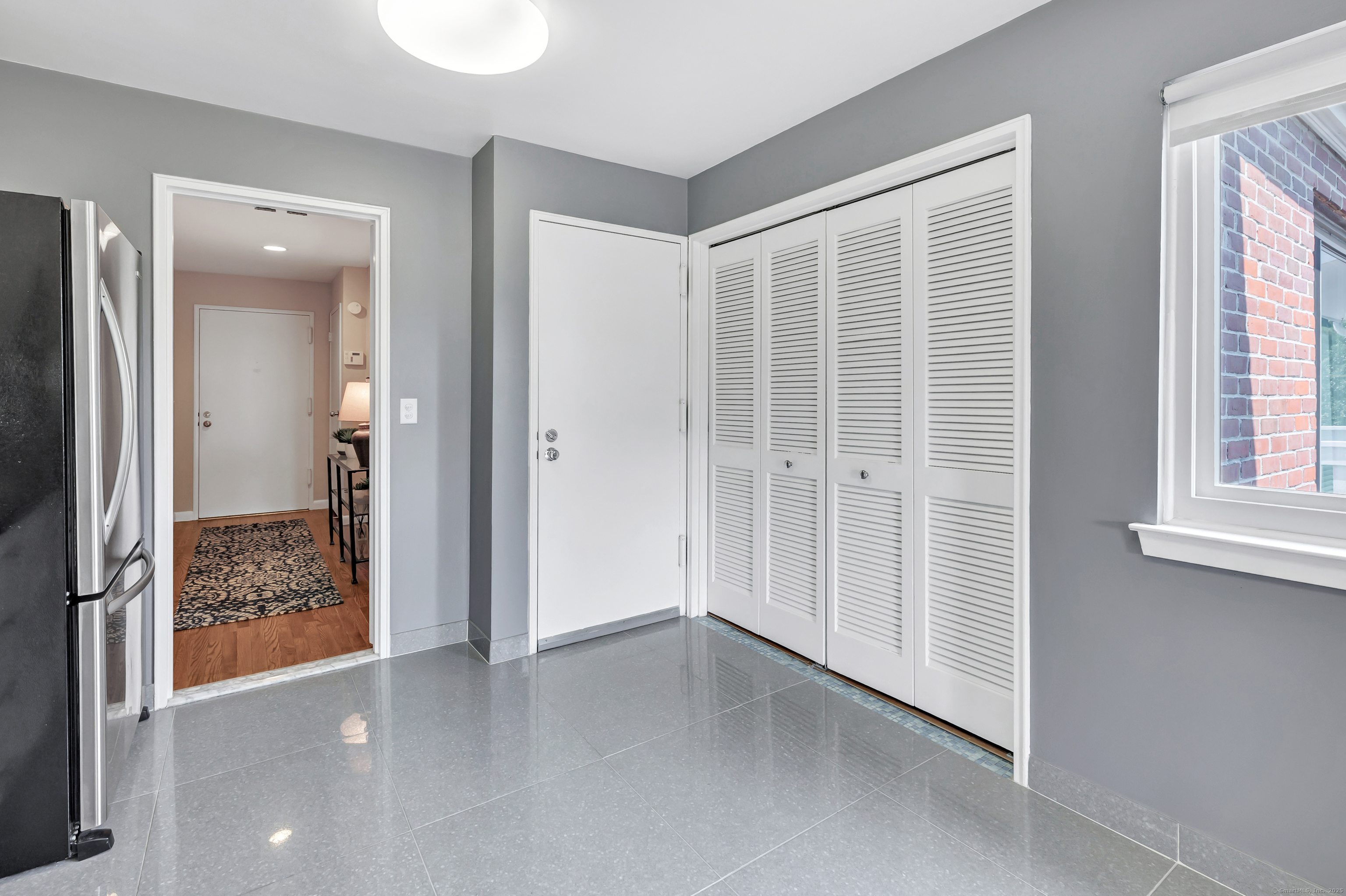 6 Hills Lane 6