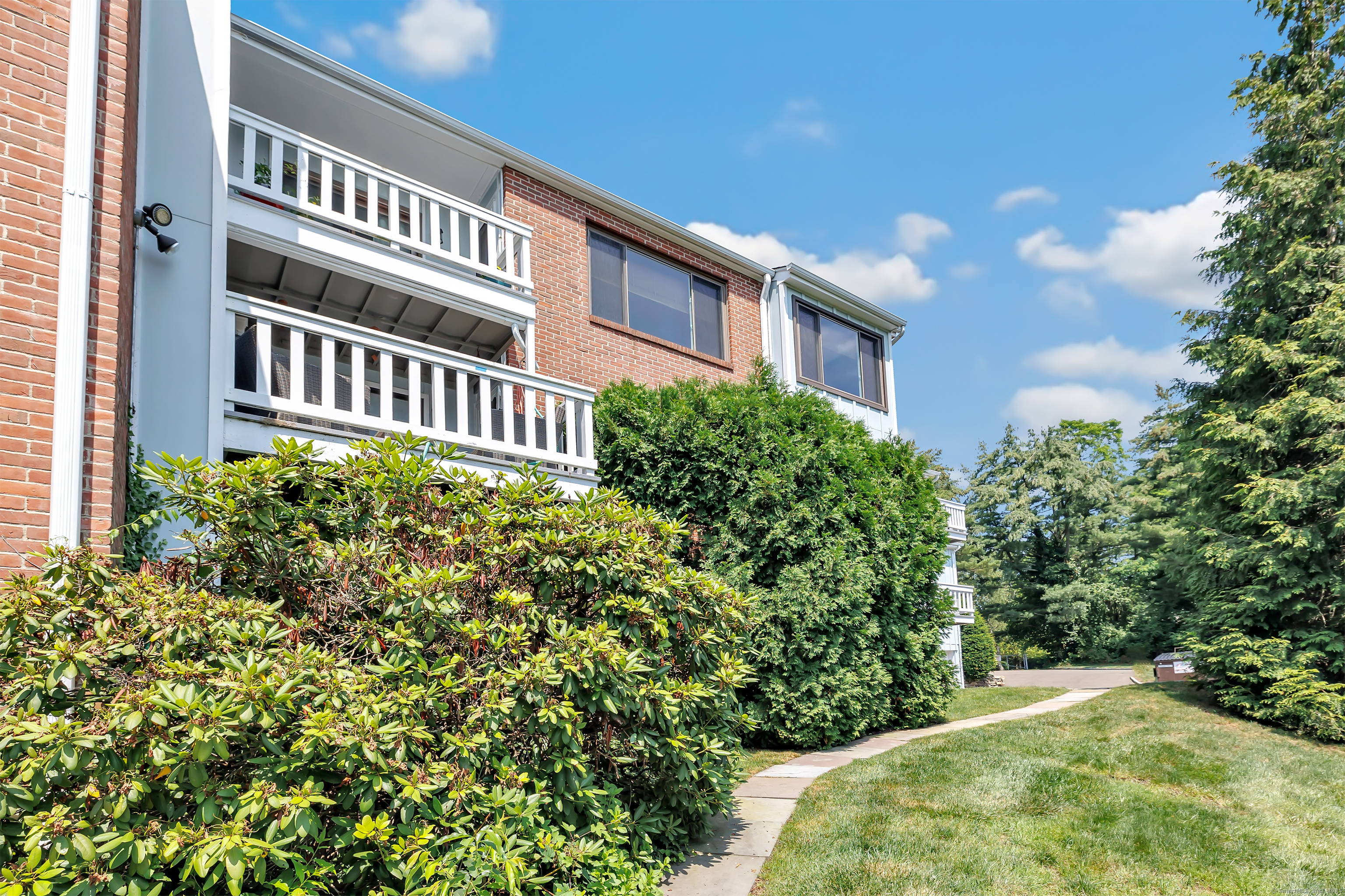 6 Hills Lane 6