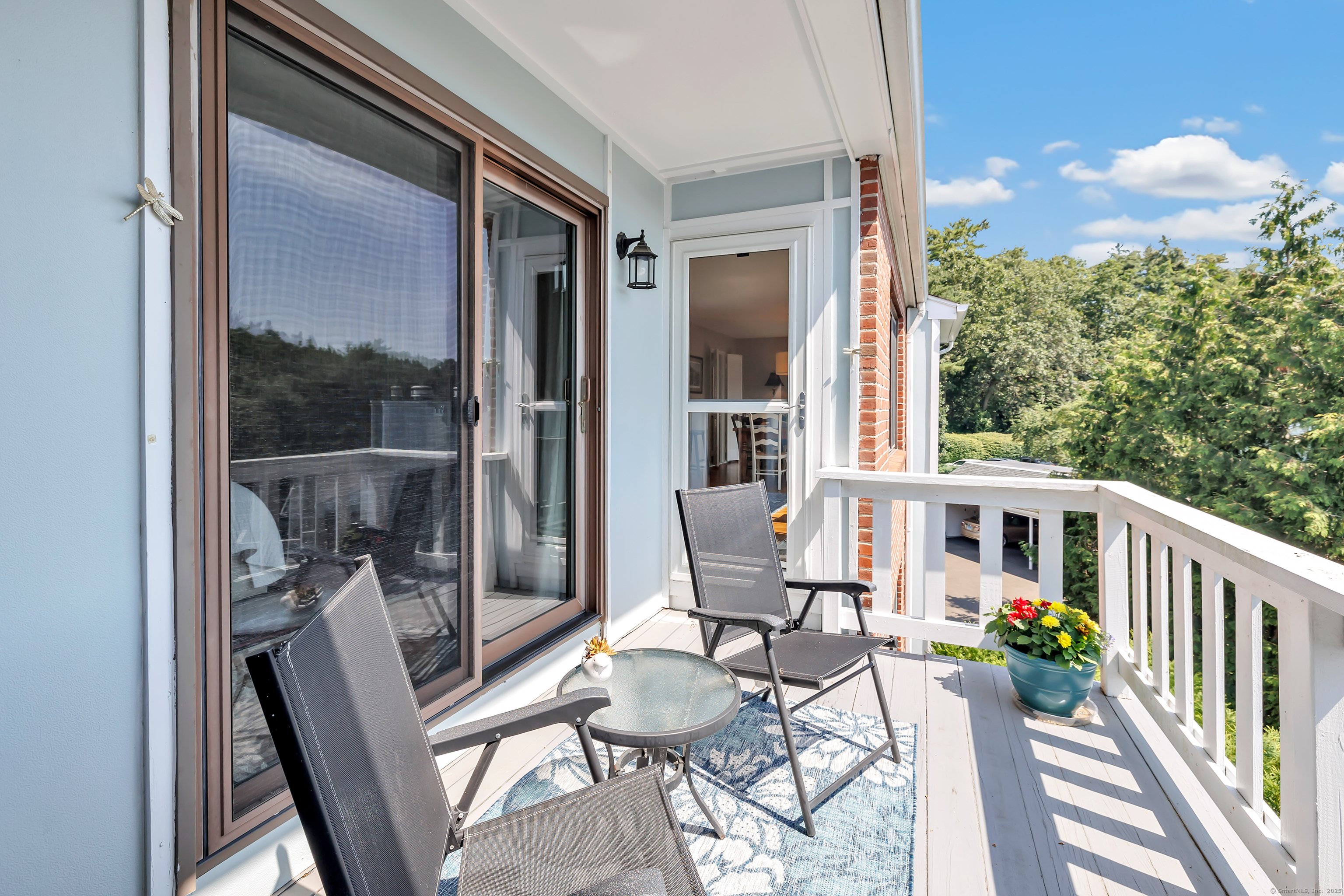 6 Hills Lane 6