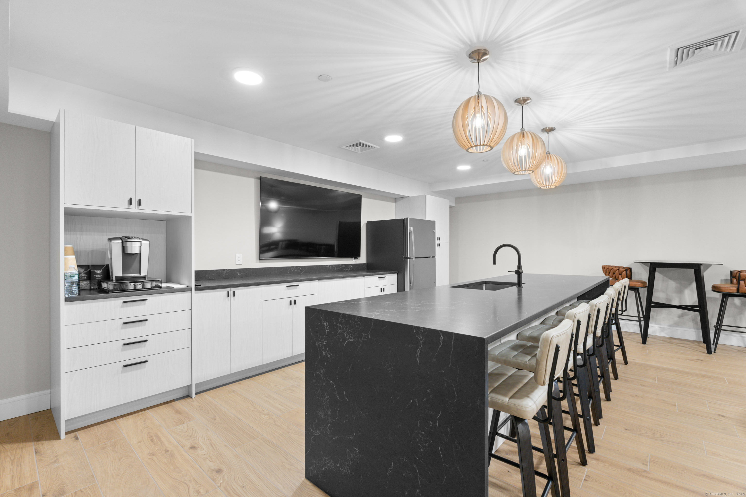 5545 Park Avenue 207