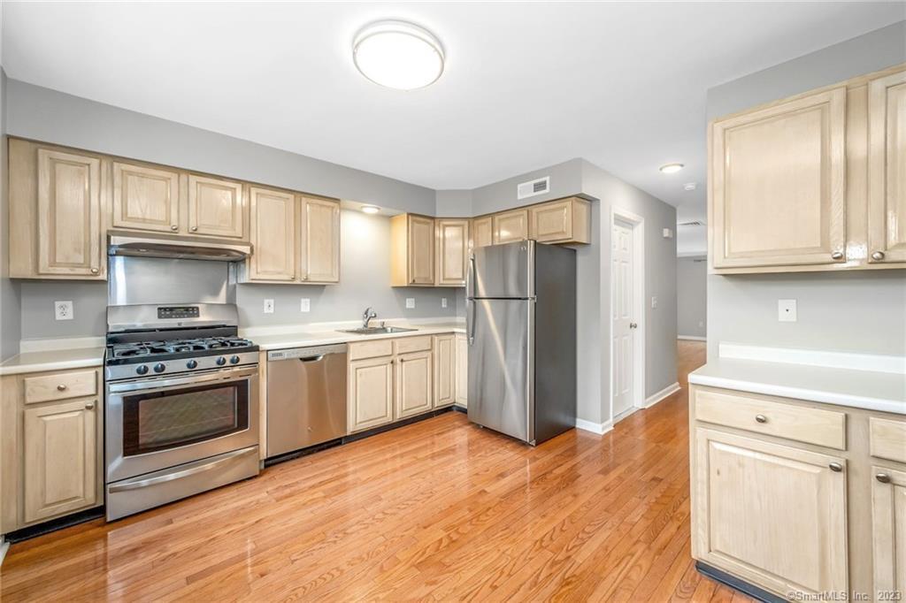 28 3rd Street 28