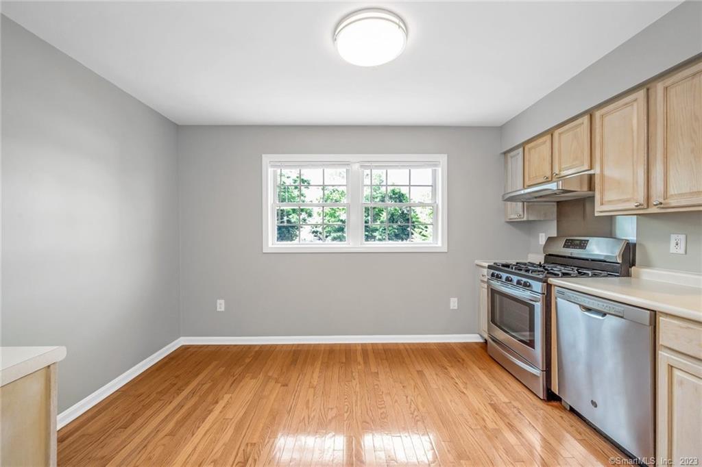 28 3rd Street 28