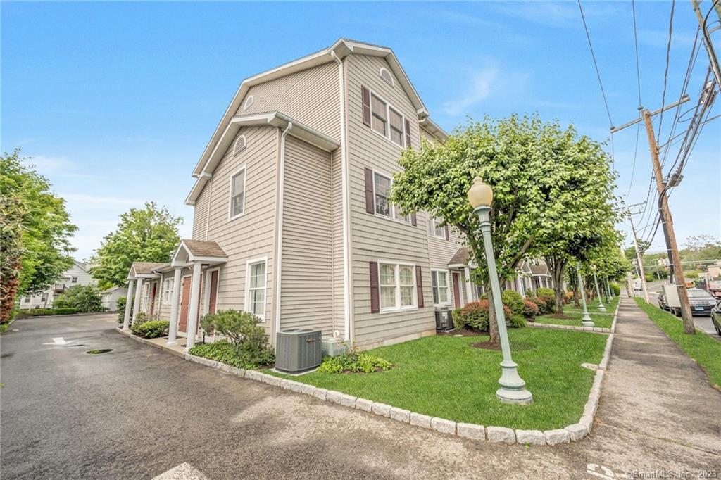28 3rd Street 28