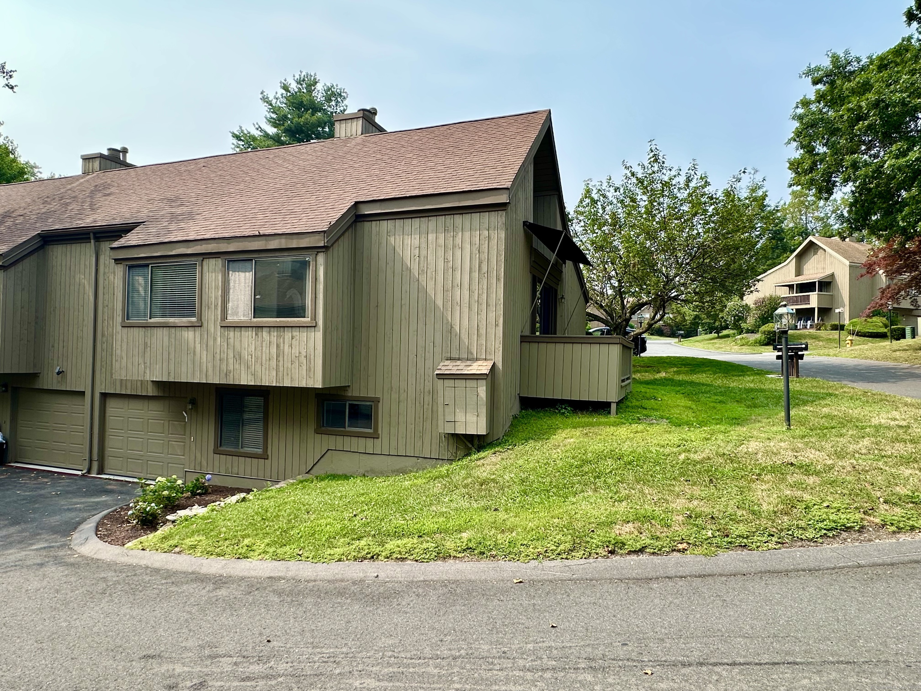 319 Navajo Lane B
