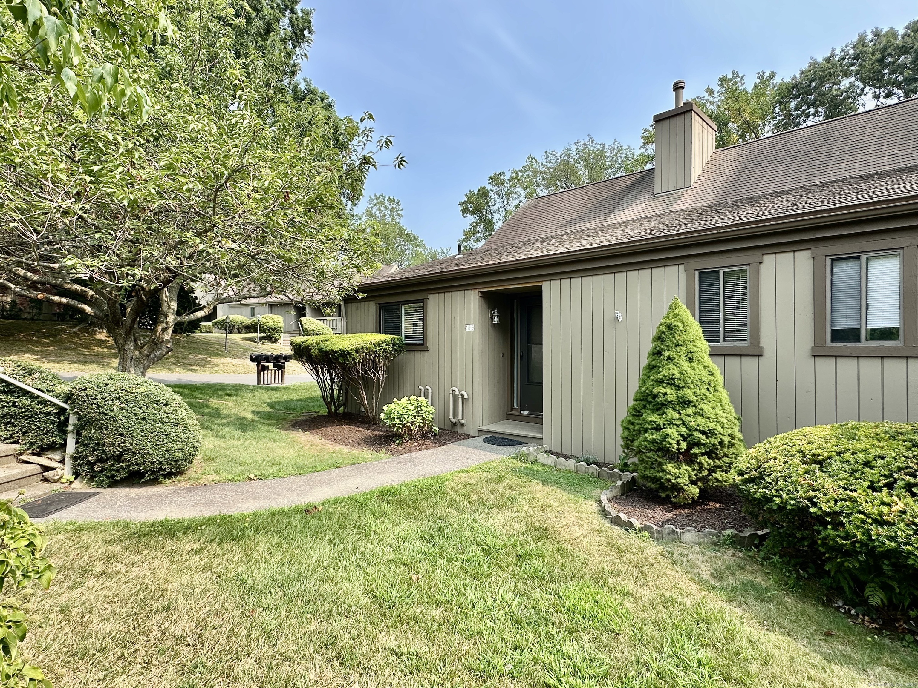 319 Navajo Lane B