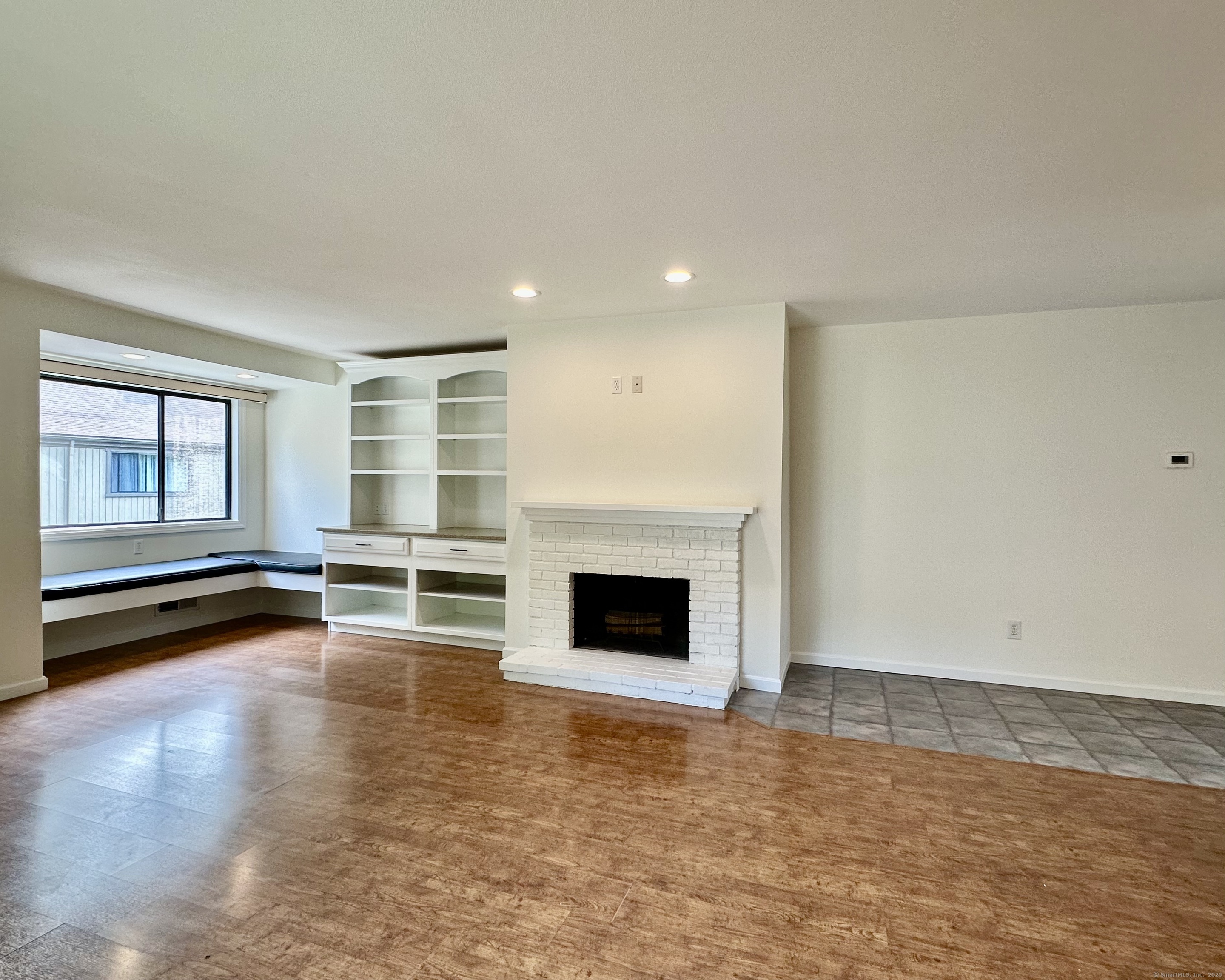 319 Navajo Lane B