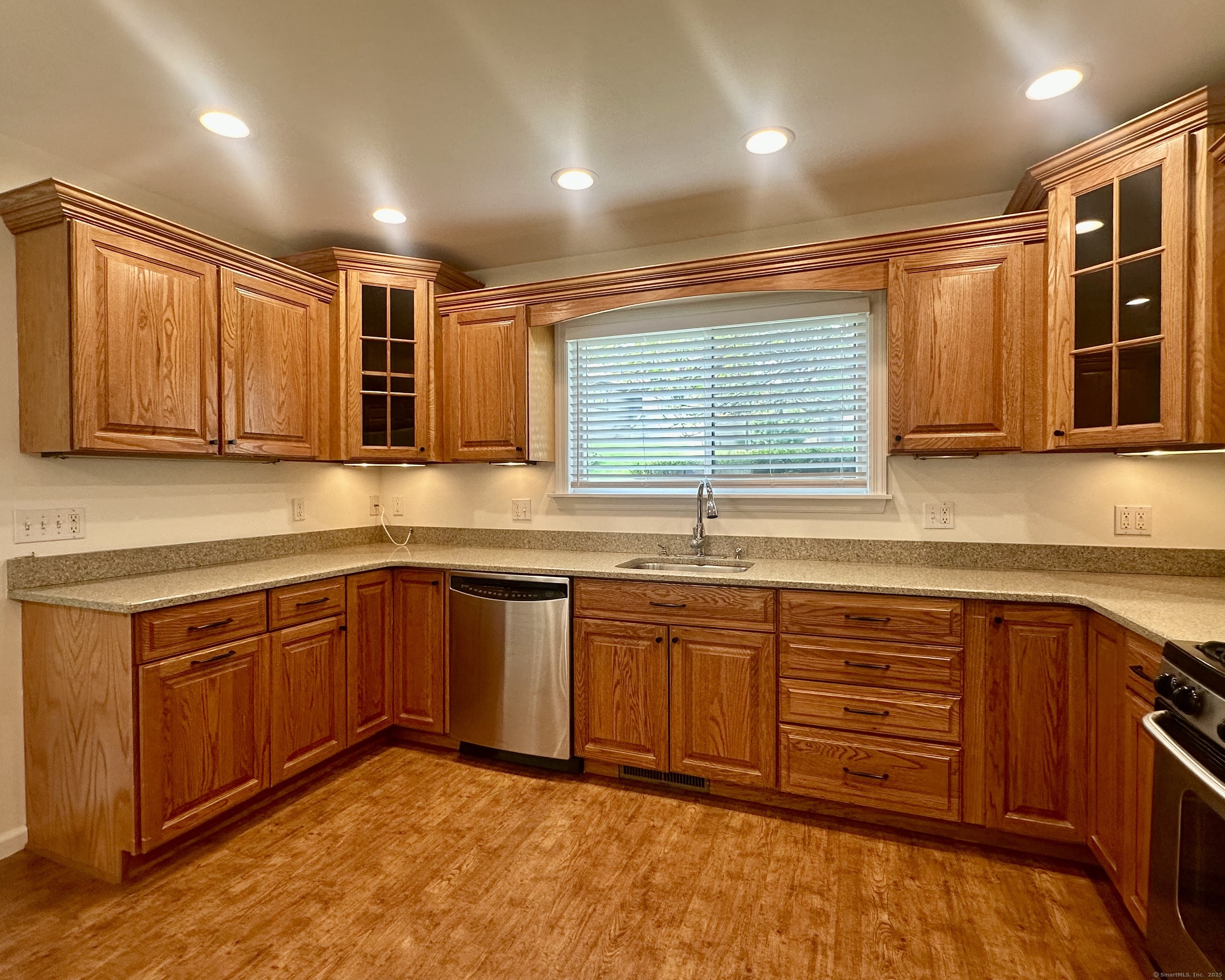 319 Navajo Lane B