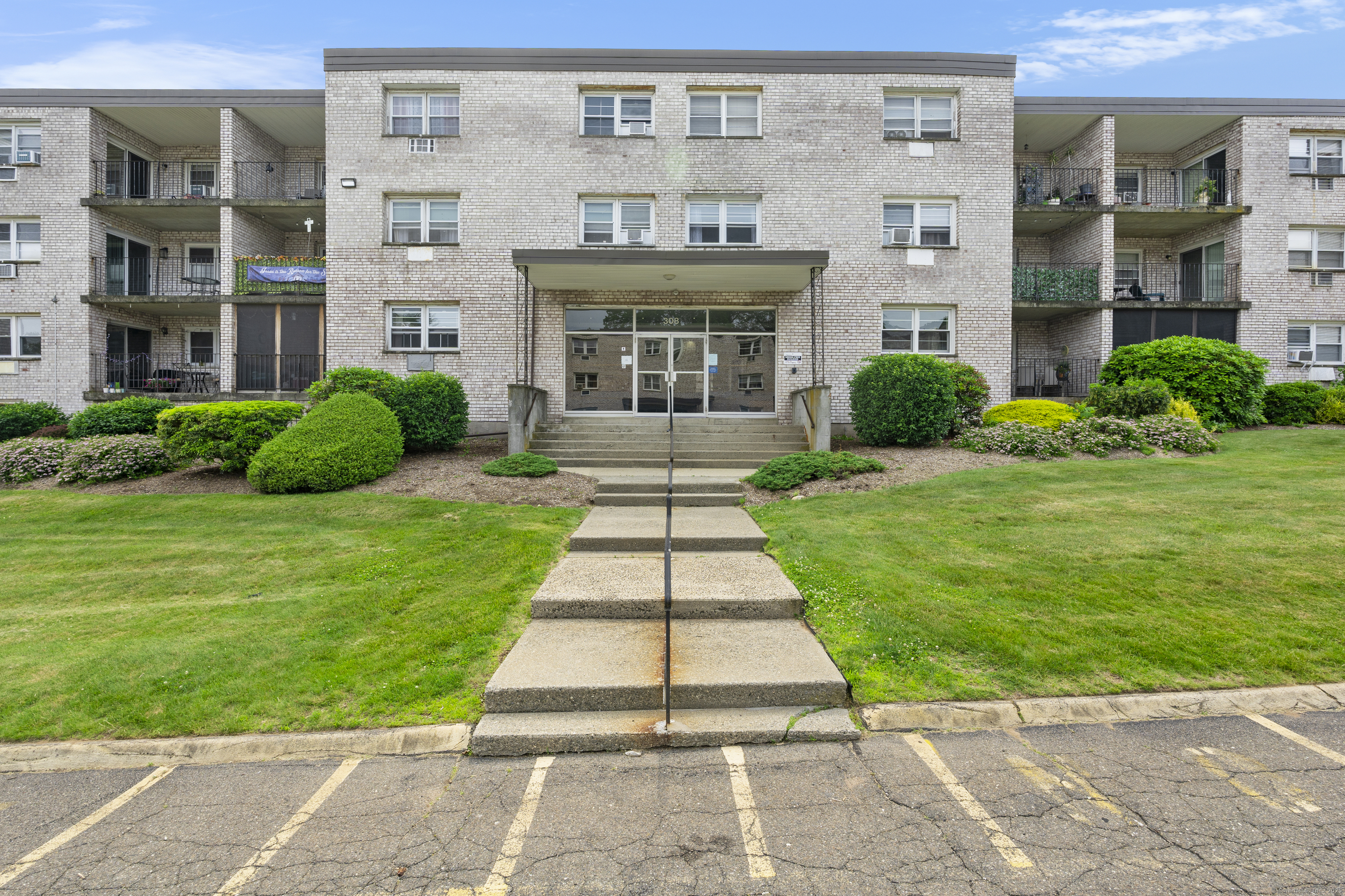 308 Meadowside Road APT 201