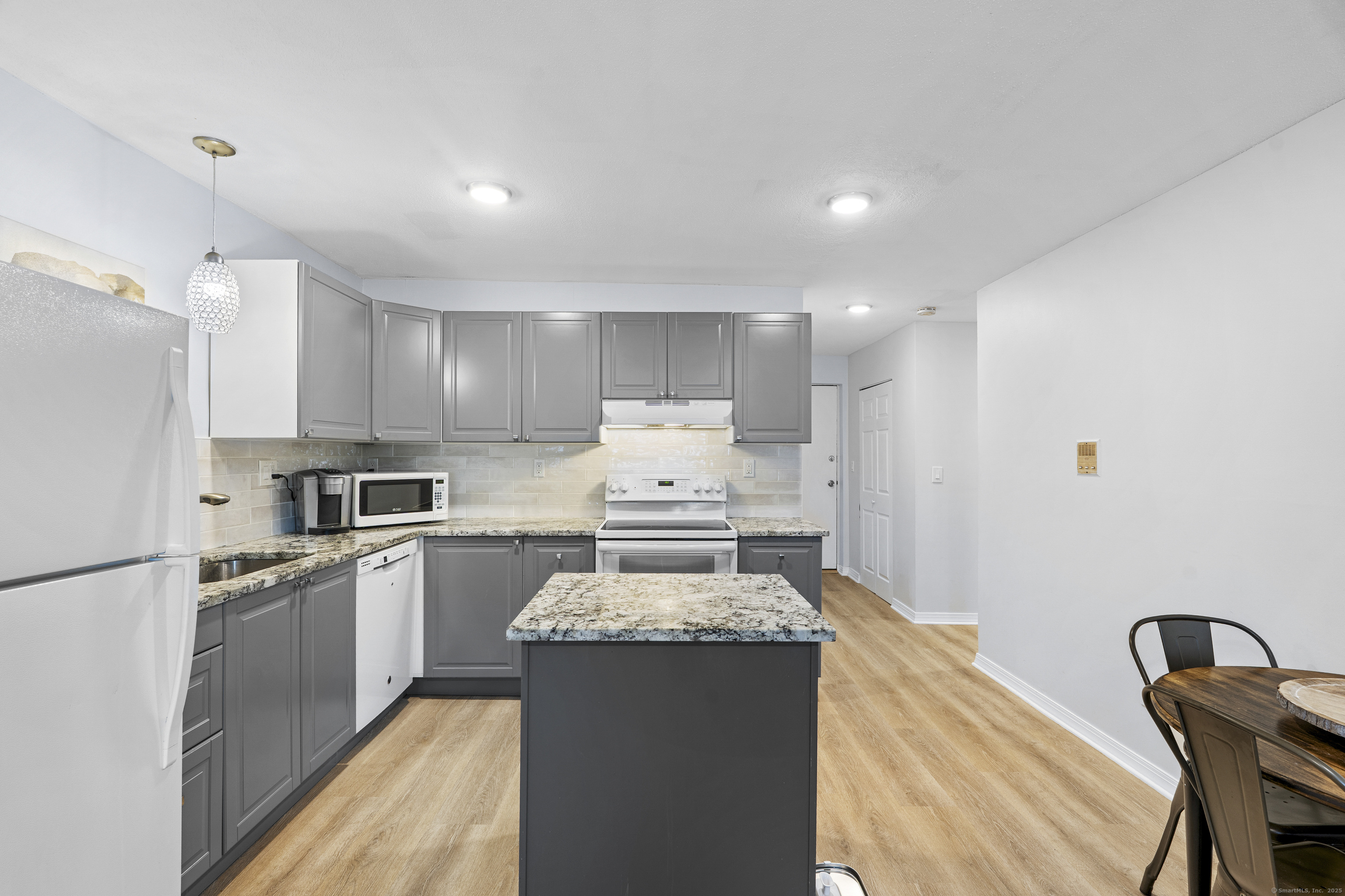 308 Meadowside Road APT 201