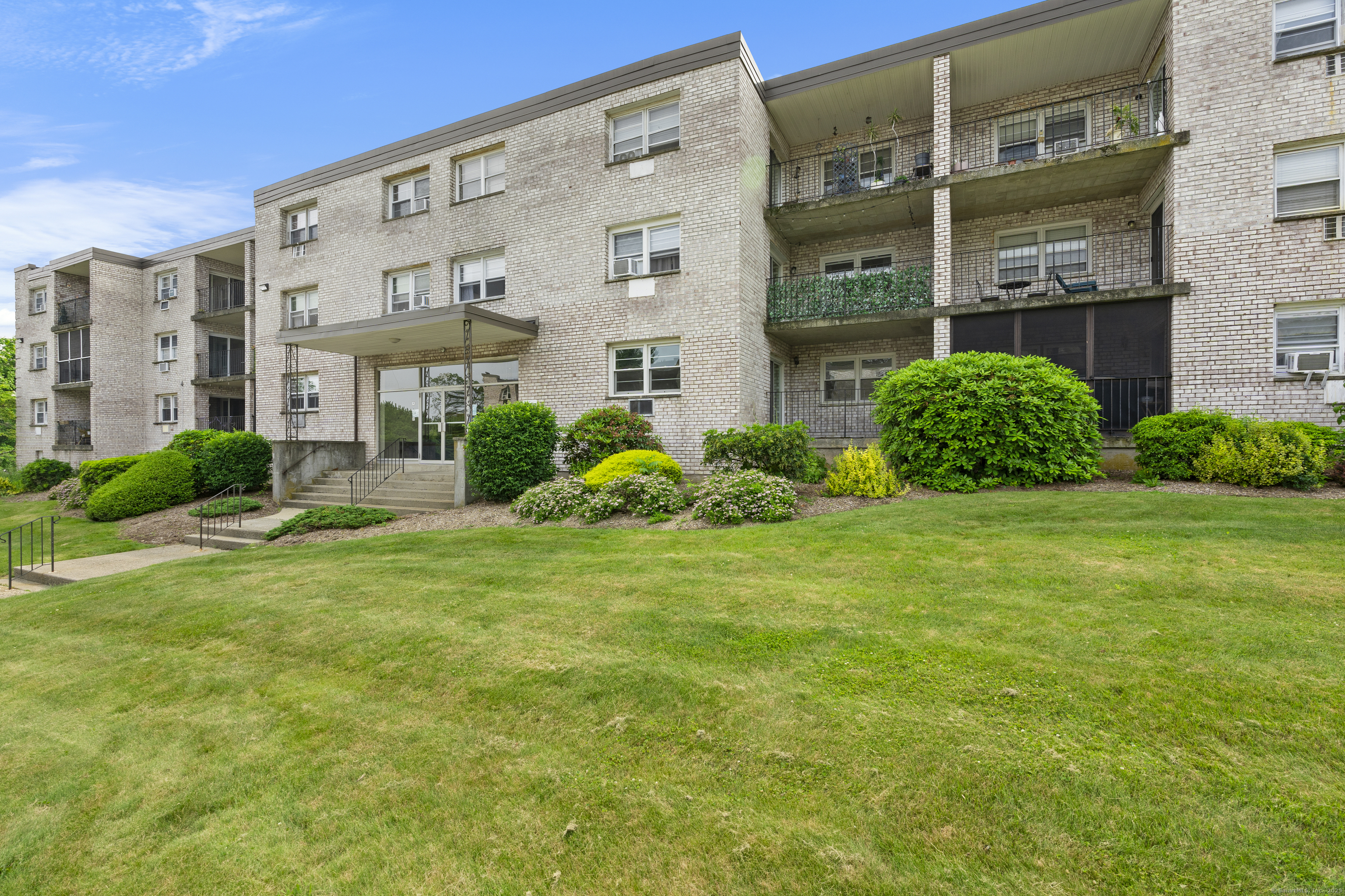 308 Meadowside Road APT 201
