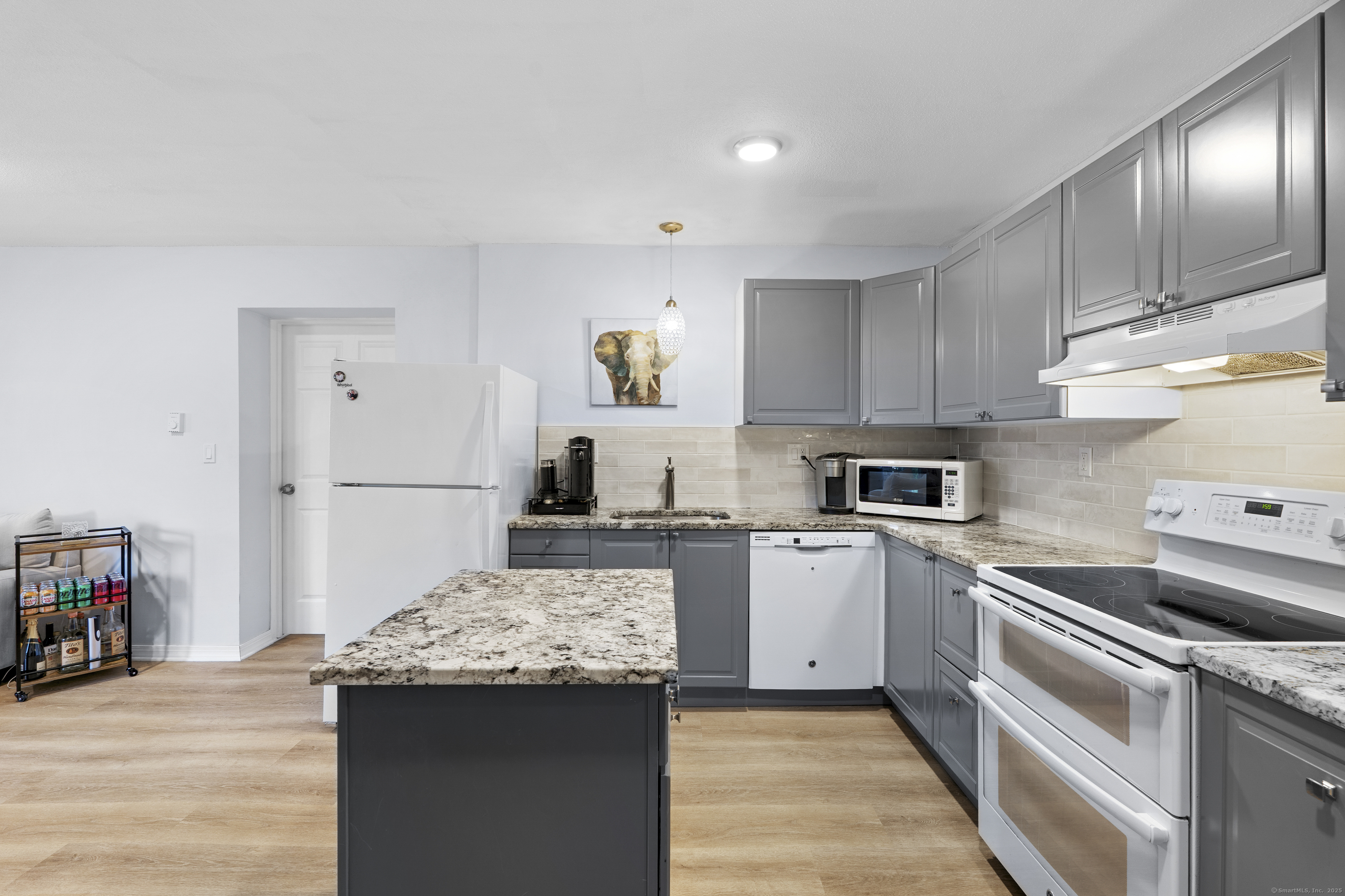 308 Meadowside Road APT 201