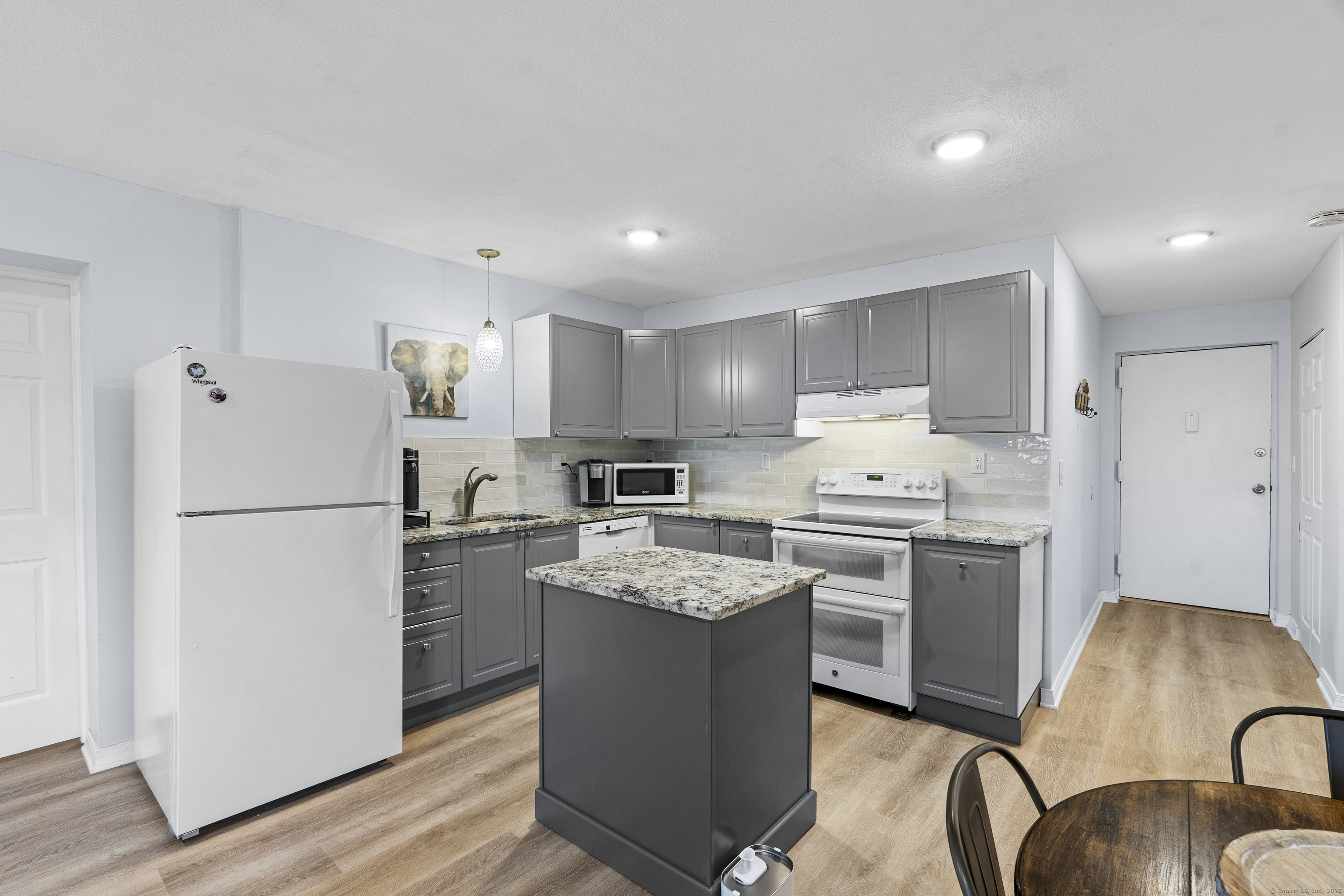 308 Meadowside Road APT 201