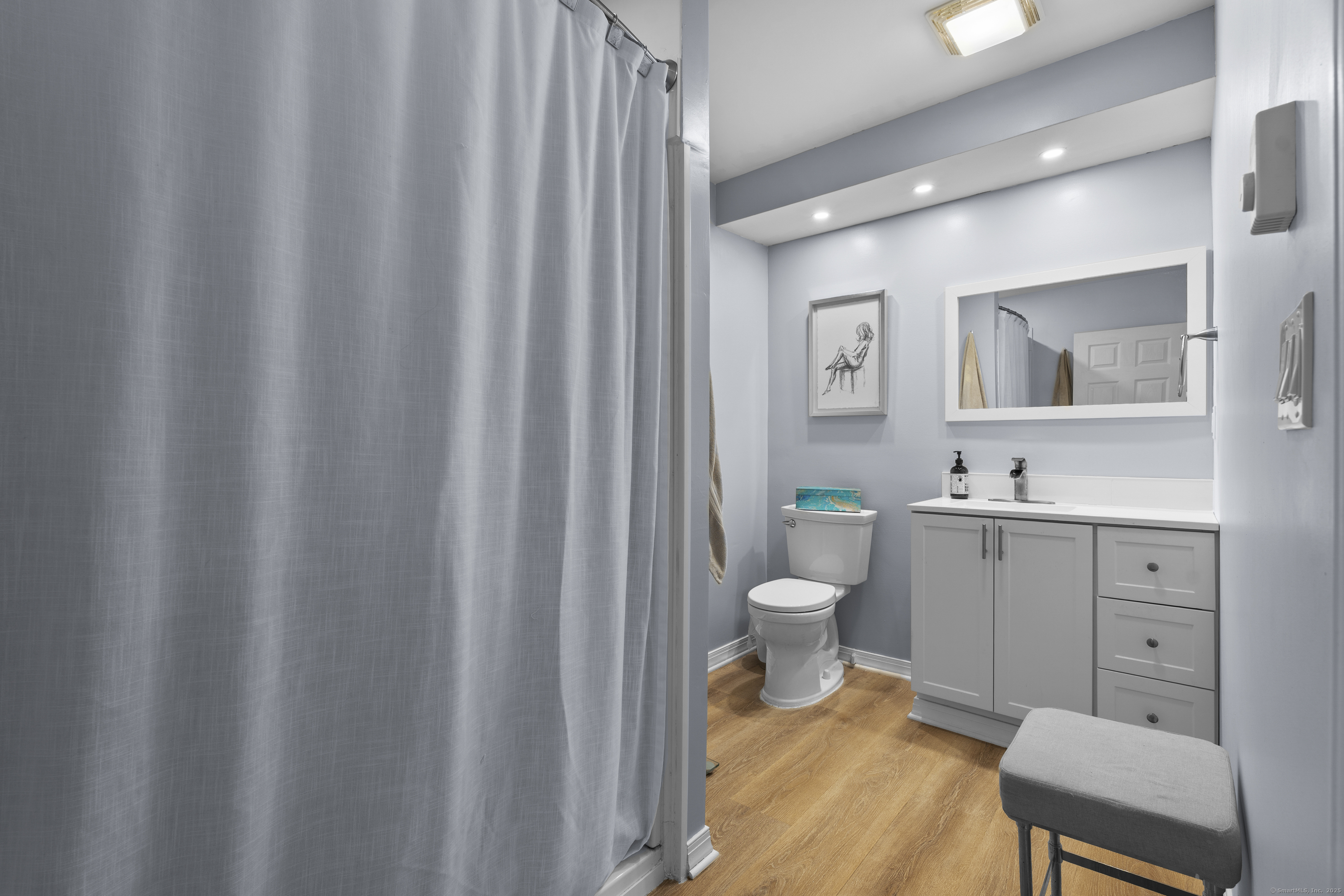 308 Meadowside Road APT 201