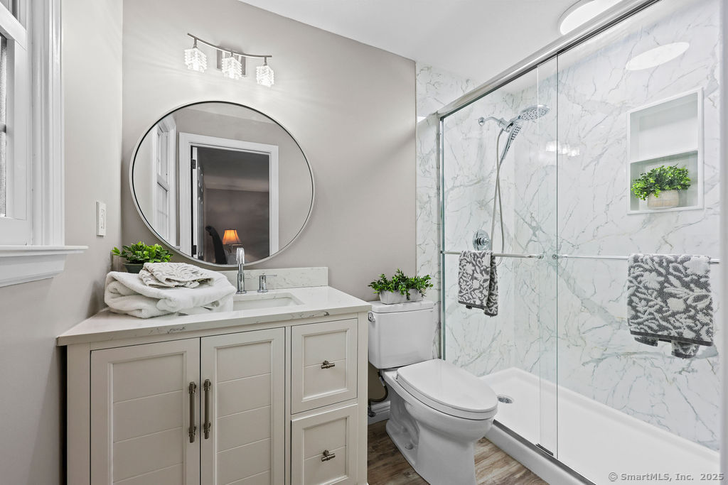 6 Barrington Drive APT A