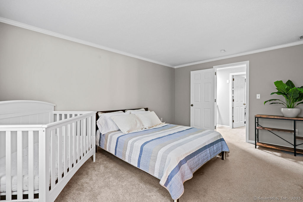 6 Barrington Drive APT A