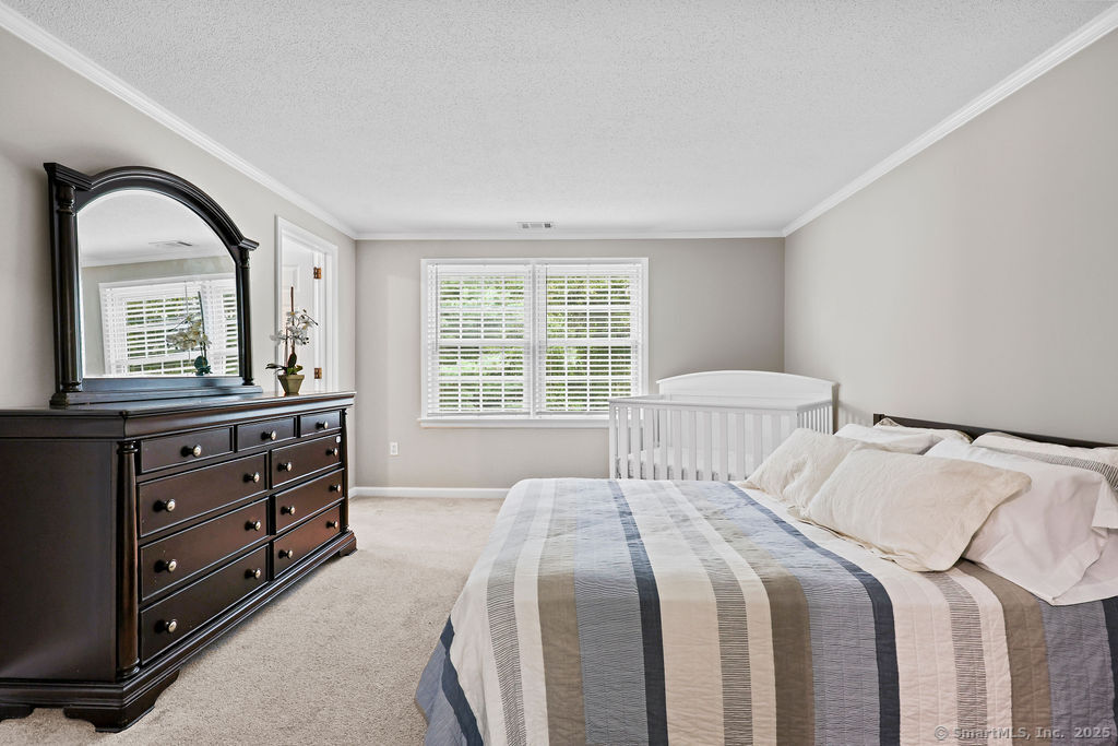 6 Barrington Drive APT A