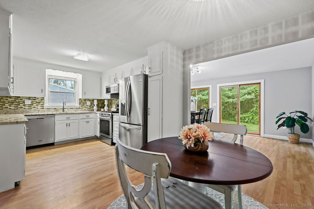 6 Barrington Drive APT A