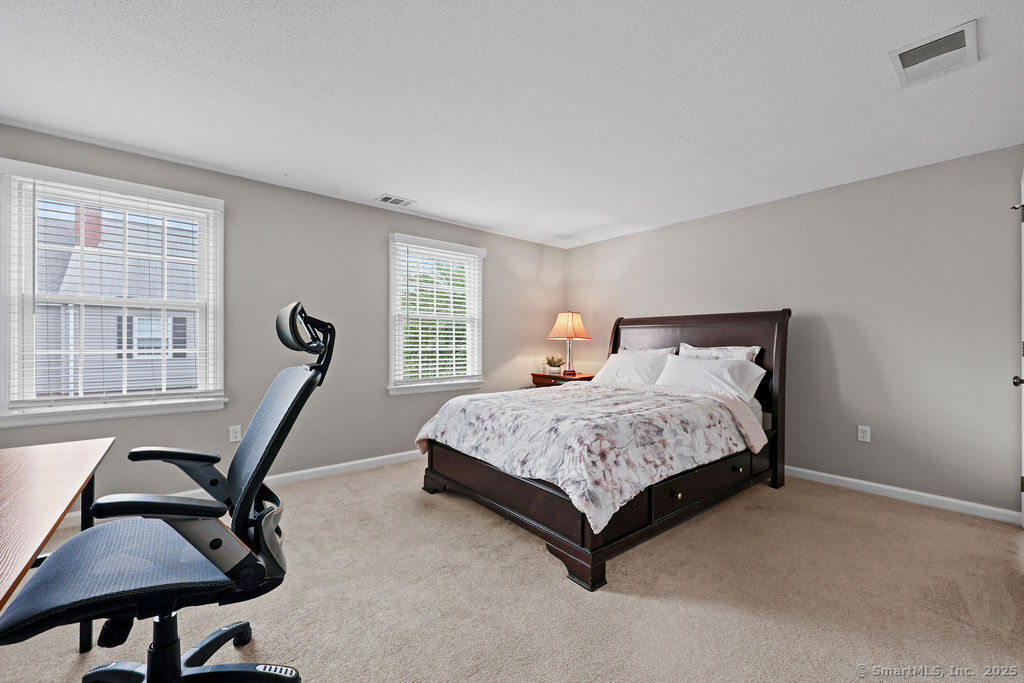 6 Barrington Drive APT A