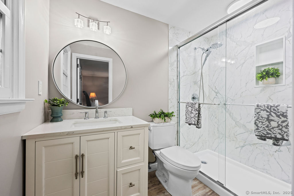 6 Barrington Drive APT A