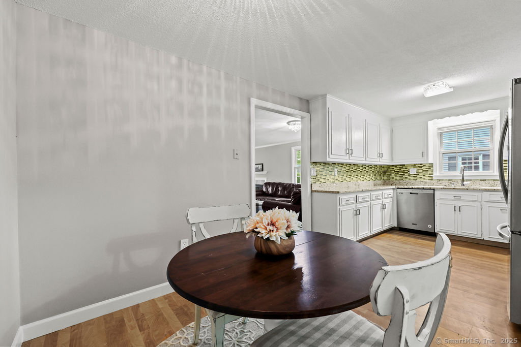6 Barrington Drive APT A