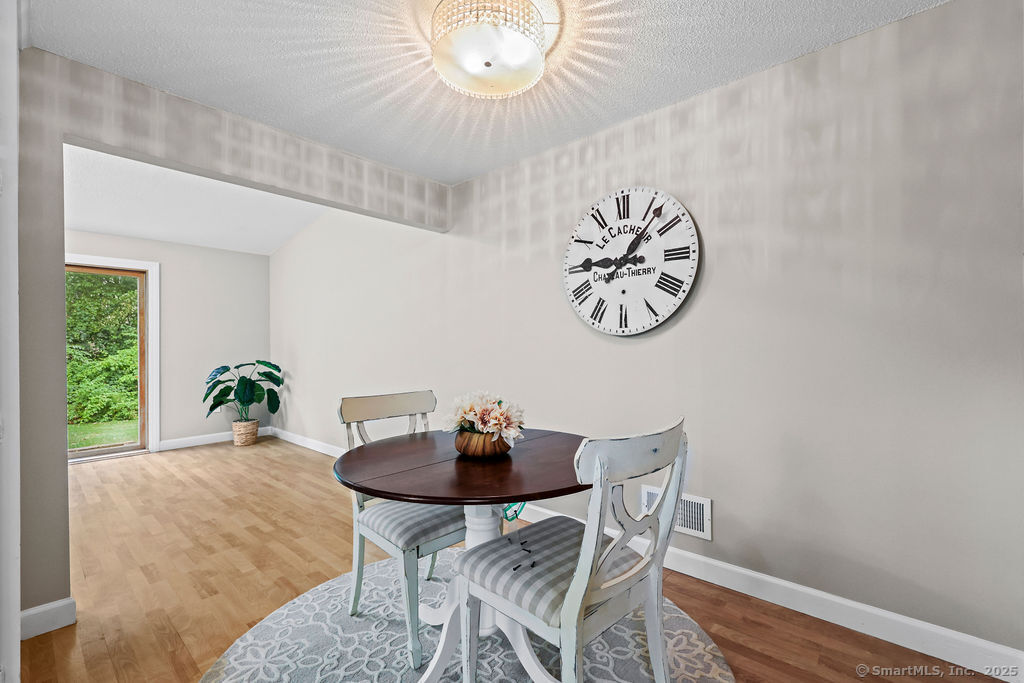 6 Barrington Drive APT A