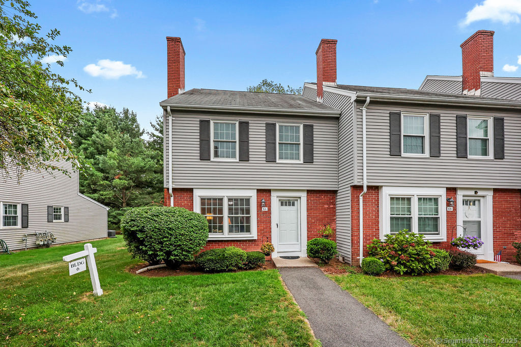 6 Barrington Drive APT A