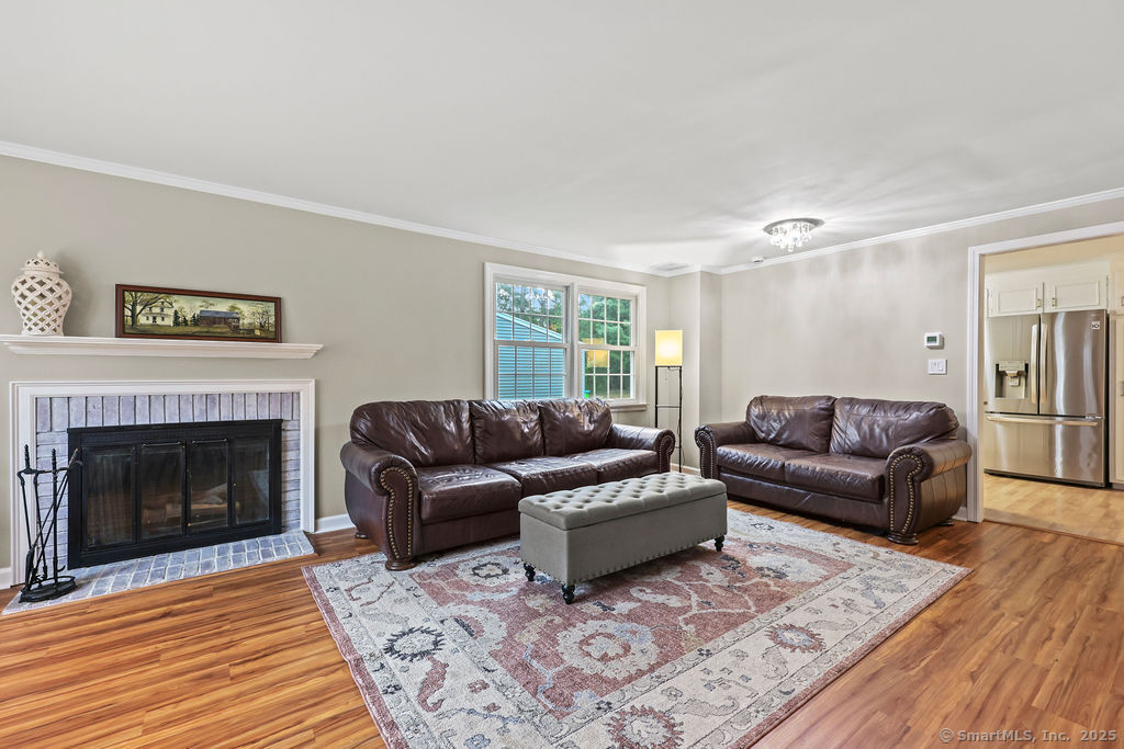 6 Barrington Drive APT A