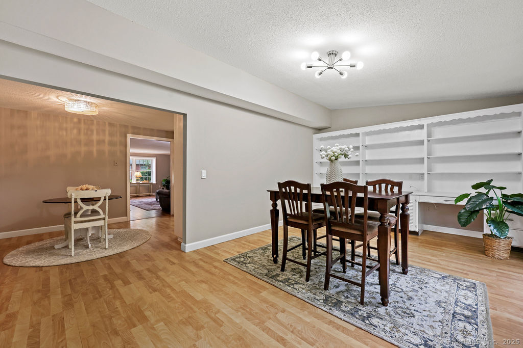 6 Barrington Drive APT A