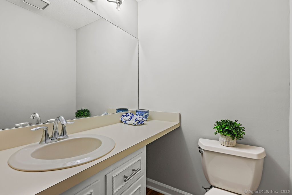 6 Barrington Drive APT A