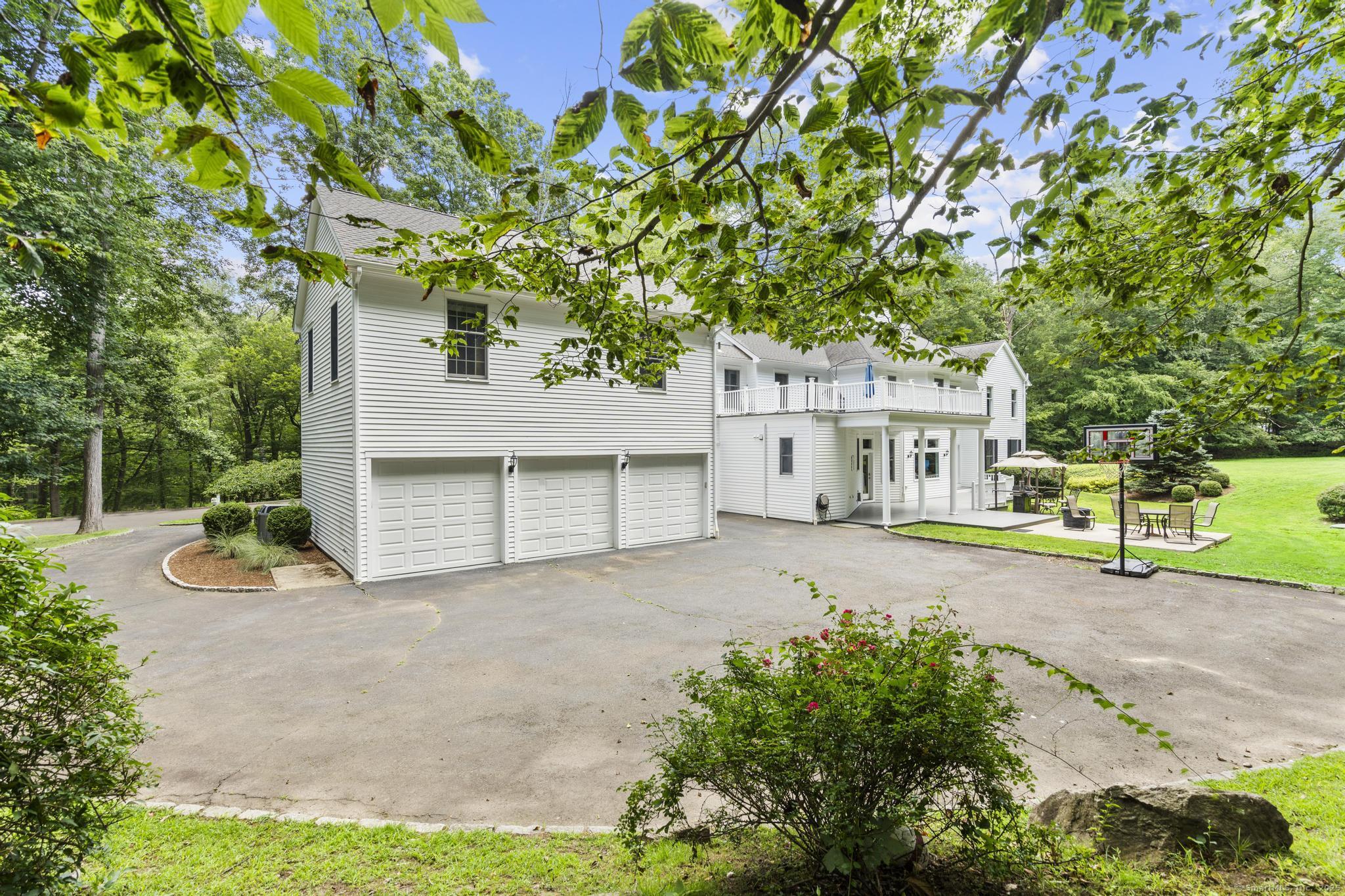 101 Brambley Hedge Circle