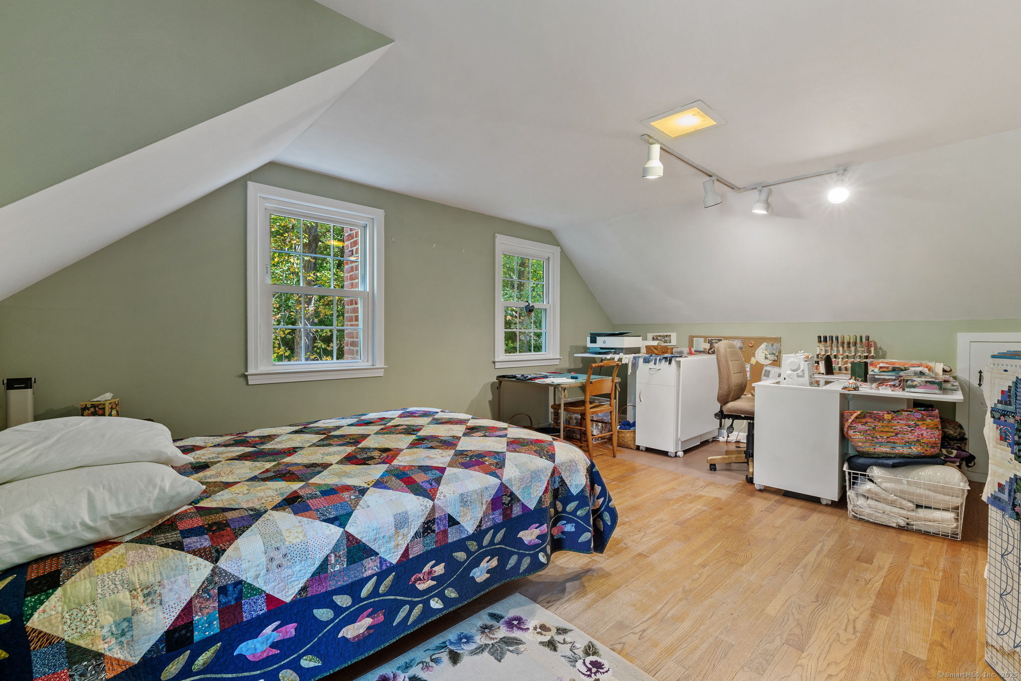 5 Woodbine Lane