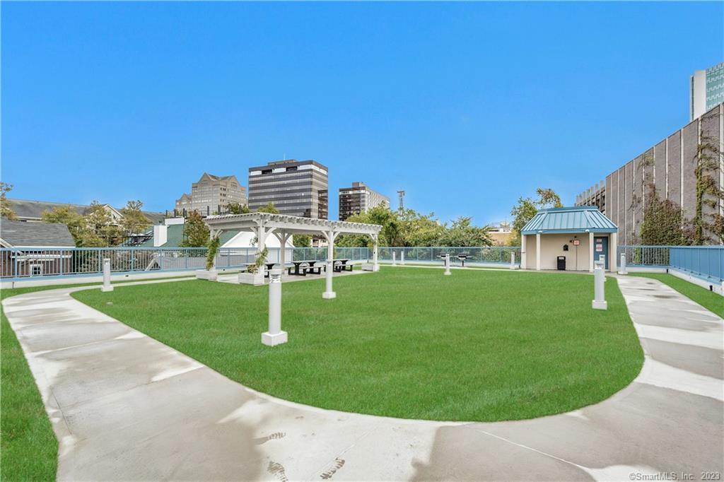 25 Forest Street 9G